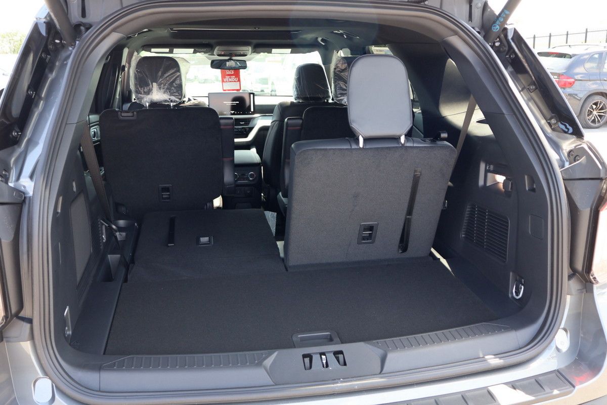 Photo 2026 Ford Explorer ST-Line #8