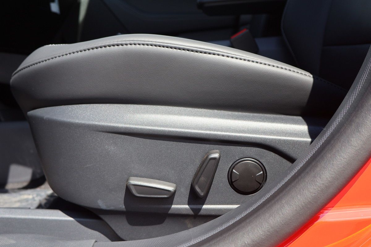 Photo 2026 Ford Mustang Mach-E Premium #8