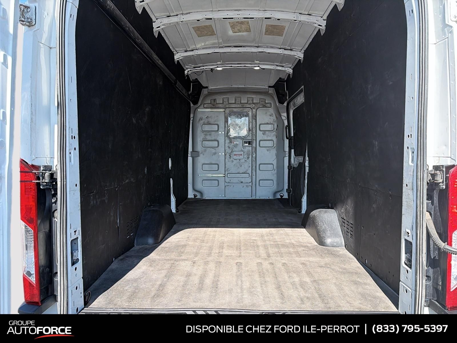 Photo Ford Transit Cargo Van High Roof 2023 #6