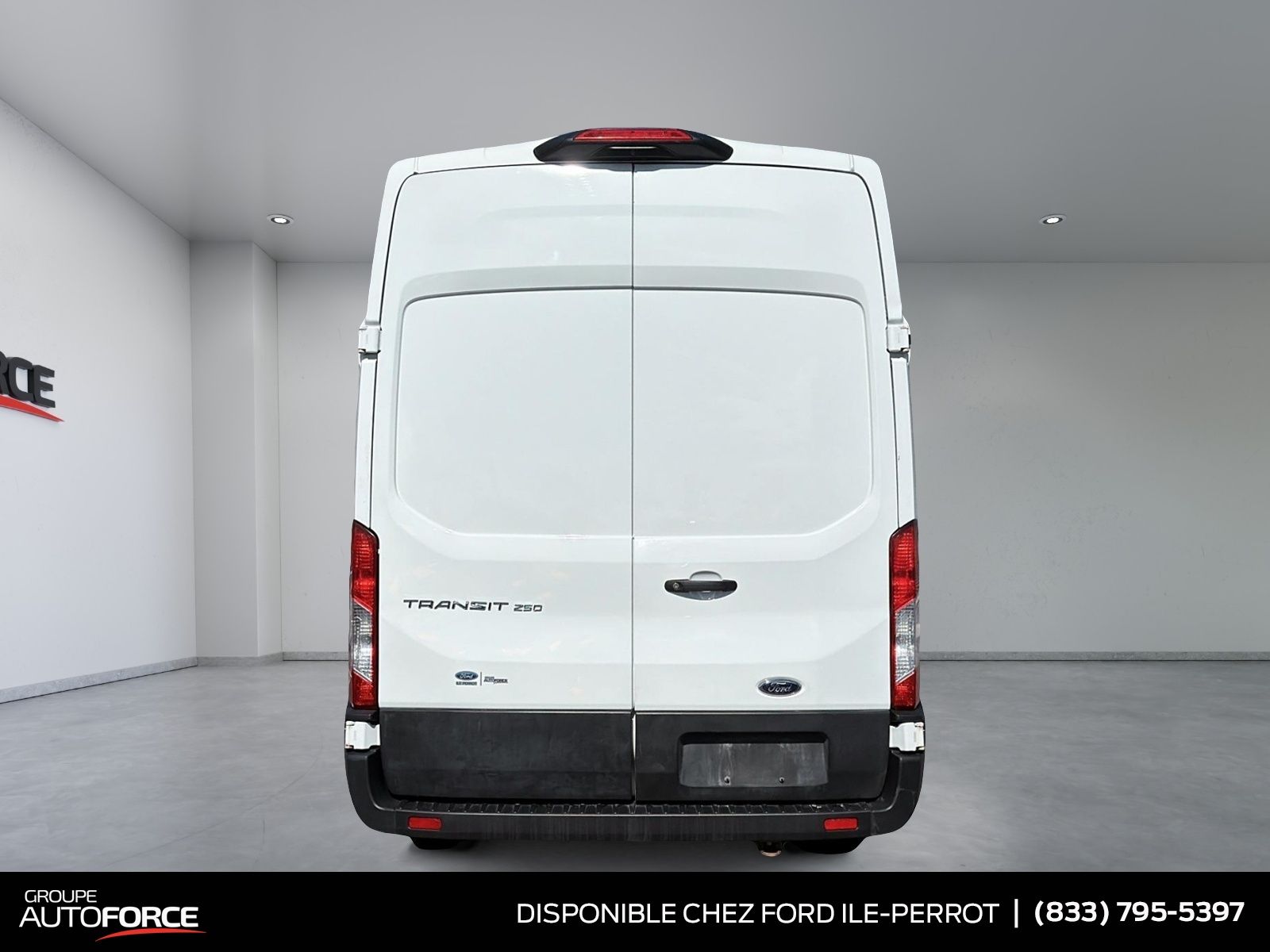Photo Ford Transit Cargo Van High Roof 2023 #3