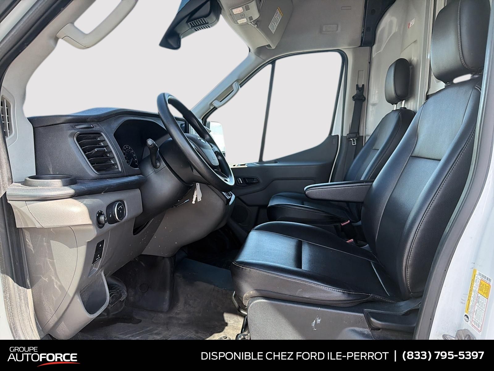 Photo Ford Transit Cargo Van High Roof 2023 #8
