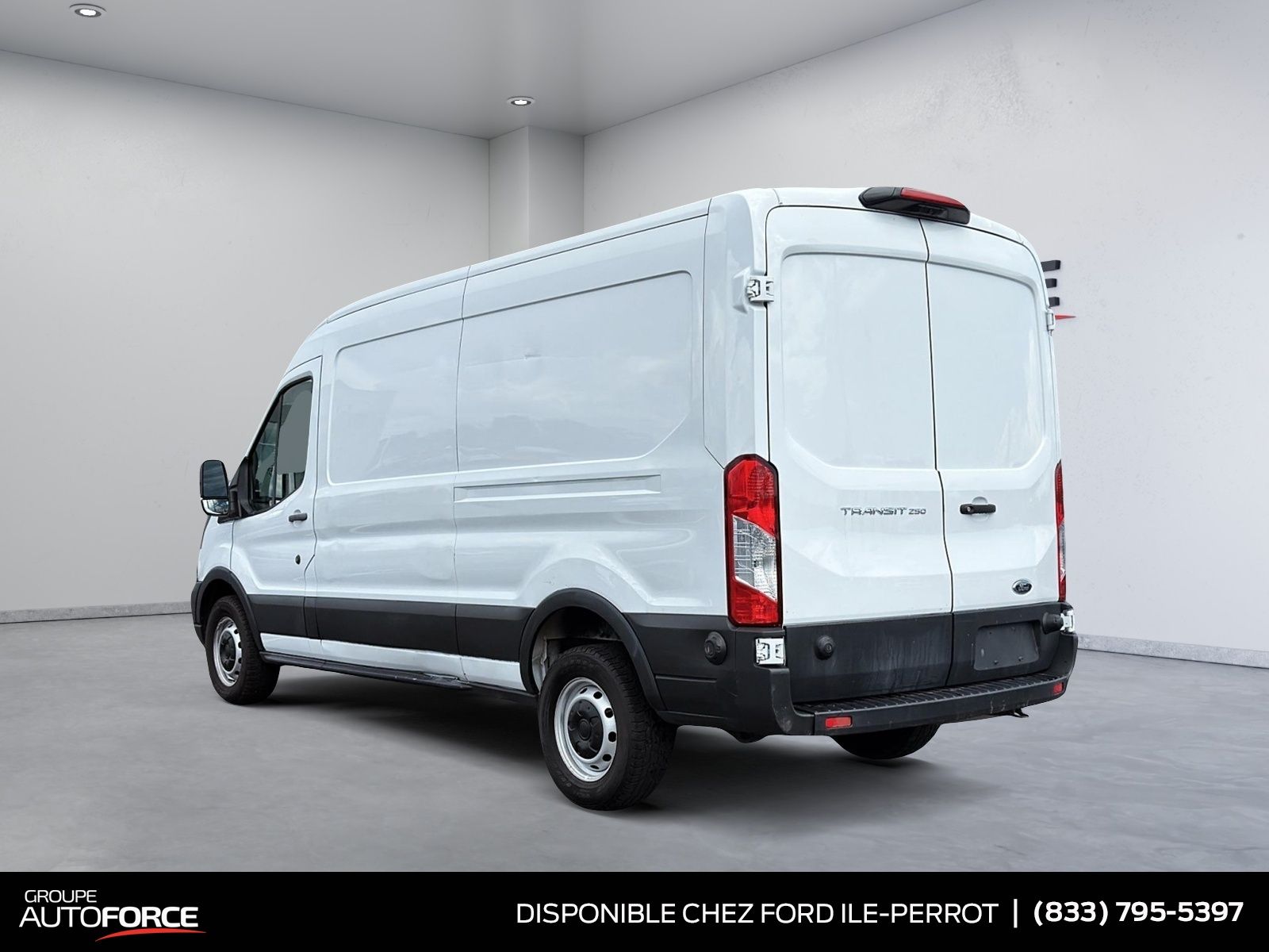 Photo 2024 Ford Transit Cargo Van Medium Roof #4