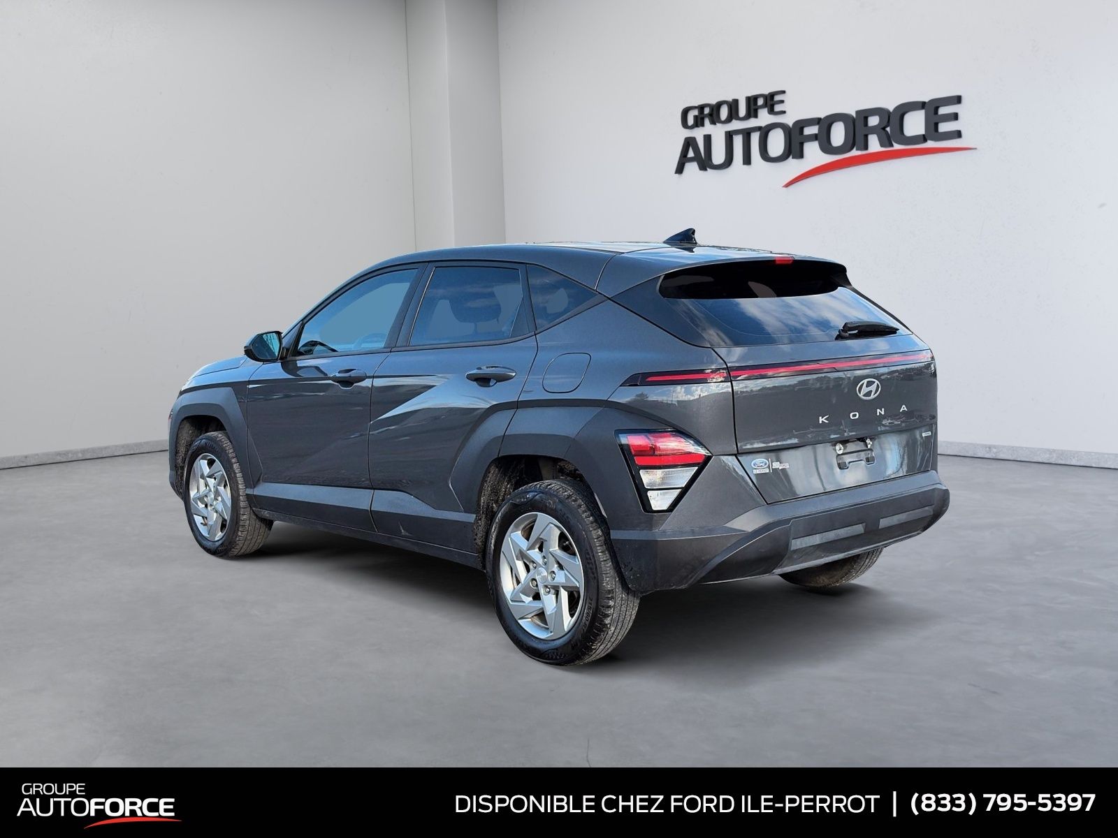 Photo 2024 Hyundai Kona Essential #4
