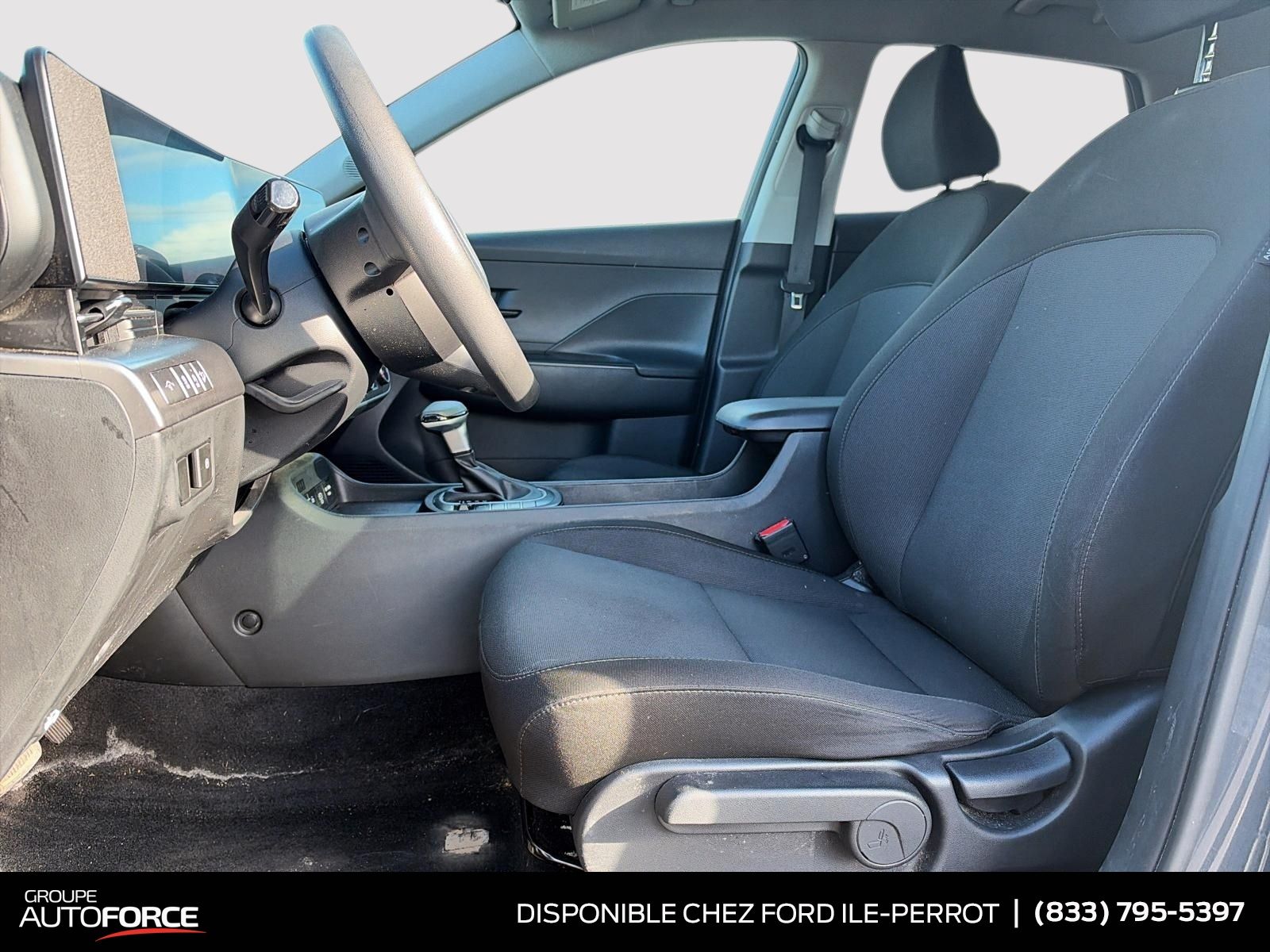 Photo 2024 Hyundai Kona Essential #8