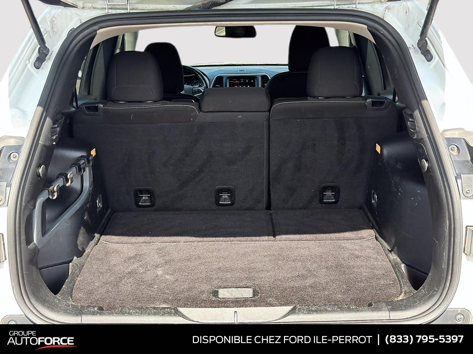 Photo 2018 Jeep Cherokee North #6