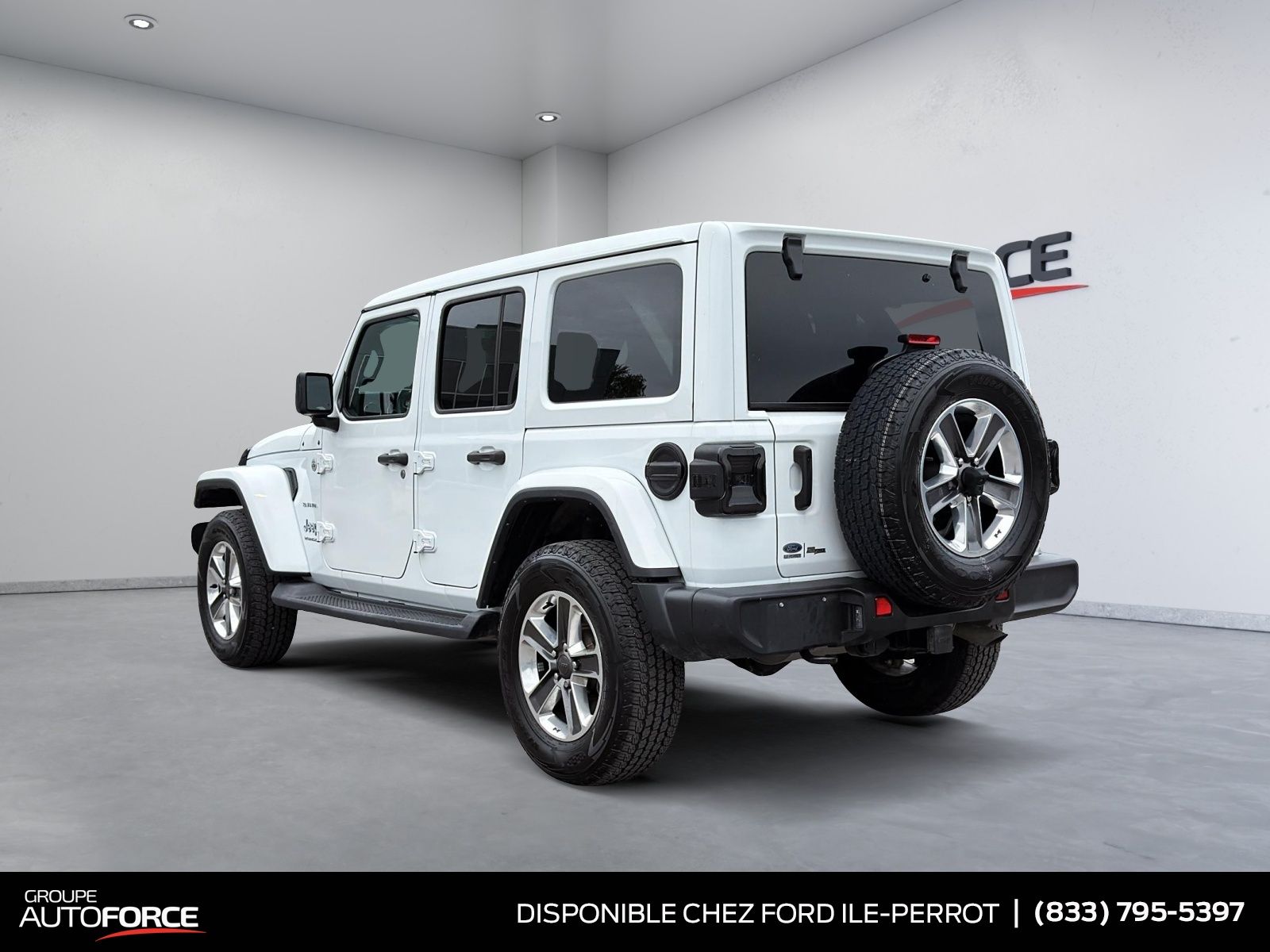 Photo 2023 Jeep Wrangler Sahara **SKY TOUCH** #4