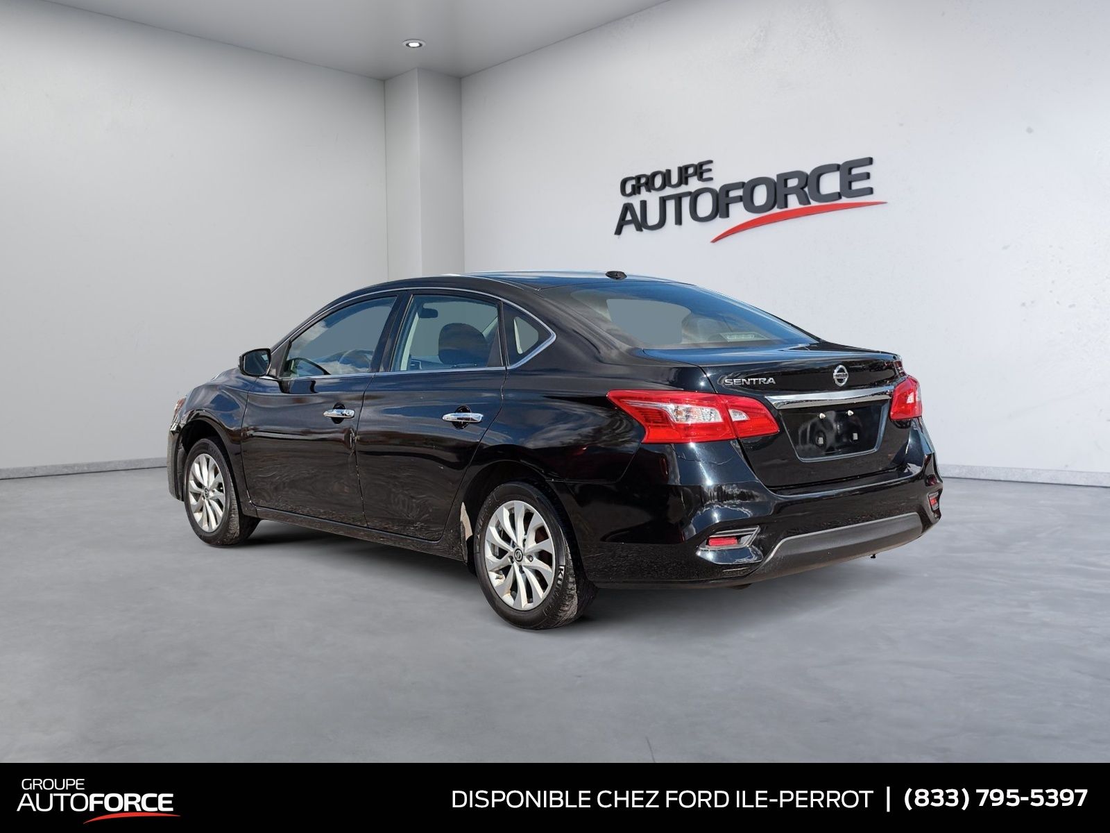 Photo Nissan Sentra S 2016 #4