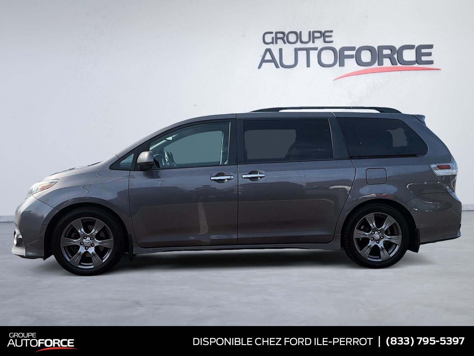 Photo Toyota Sienna SE 2017 #5