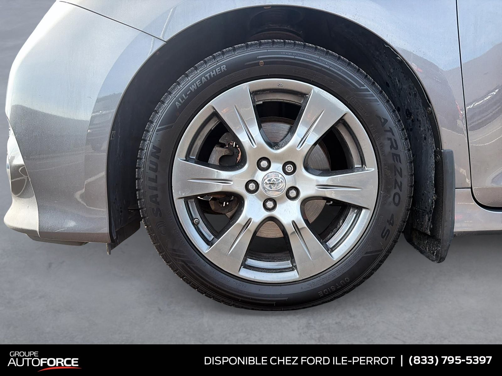 Photo Toyota Sienna SE 2017 #7