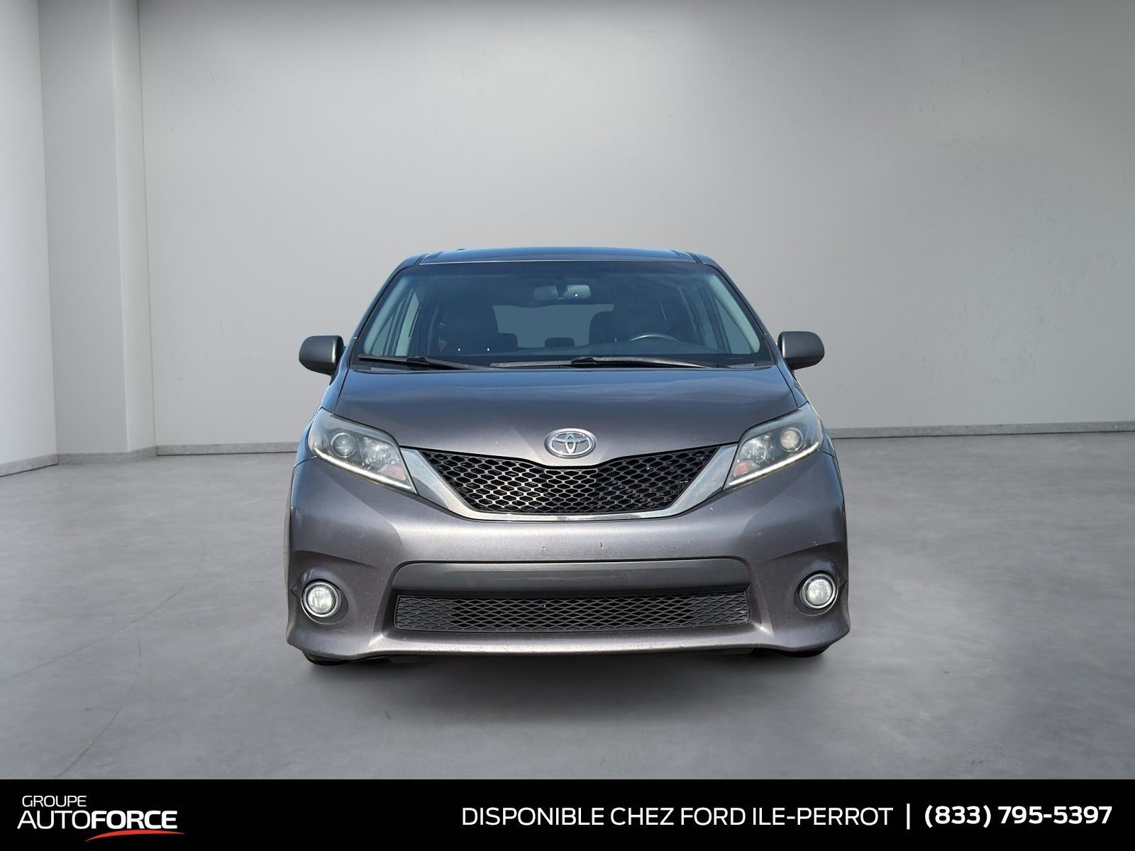 Photo Toyota Sienna SE 2017 #2