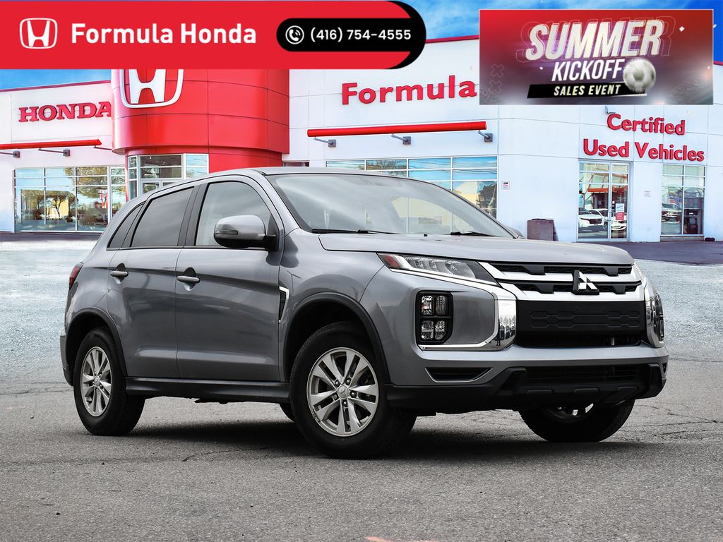 2023 Mitsubishi RVR SE
