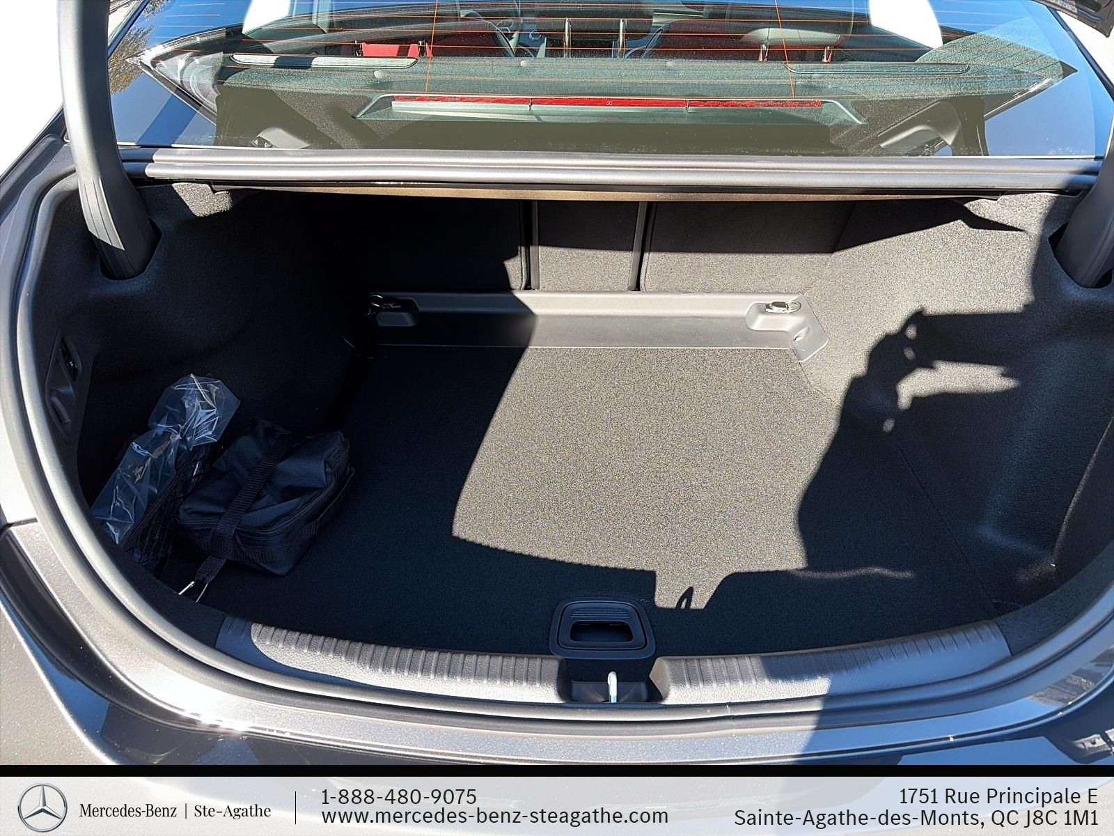 Photo Mercedes-Benz C-Class 300 4MATIC Sedan 2026 #8