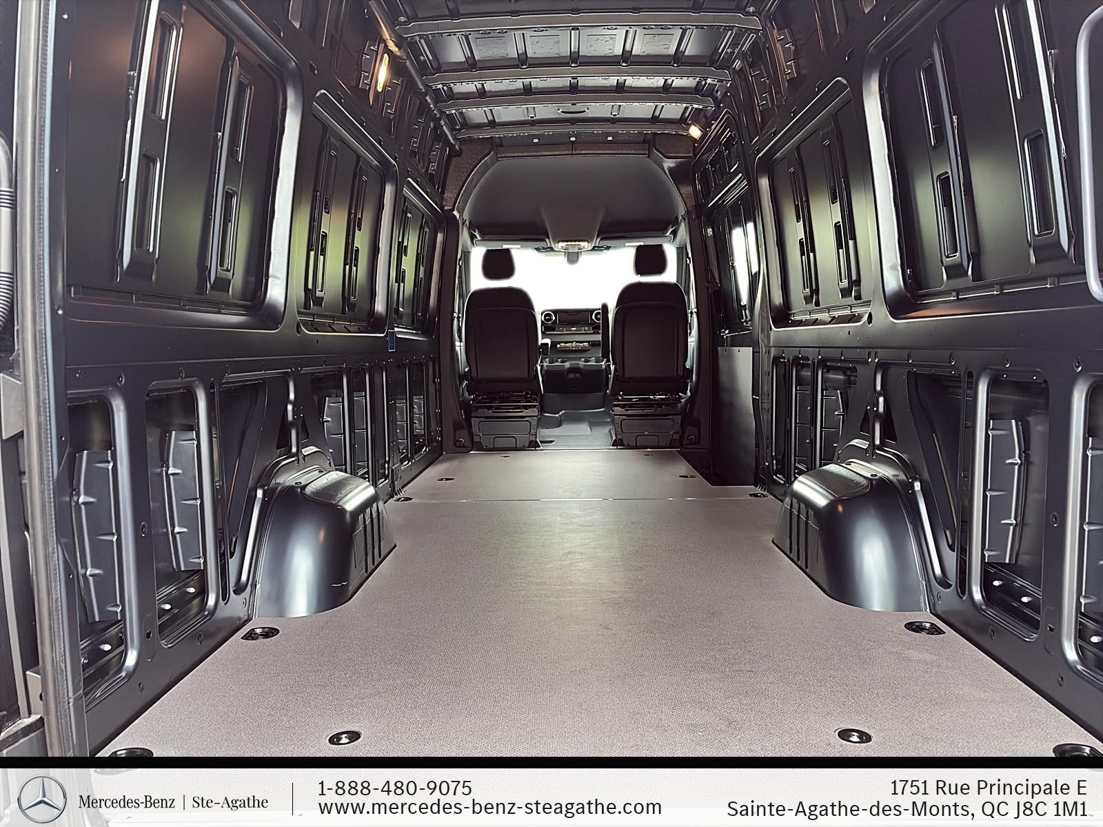 Photo Mercedes-Benz Sprinter 2500 170 Wheelbase High Roof RWD 2026 #7
