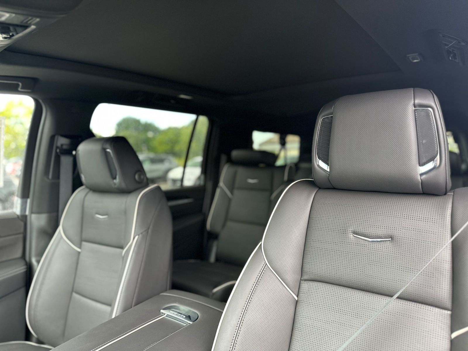 2025 Cadillac ESCALADE ESV