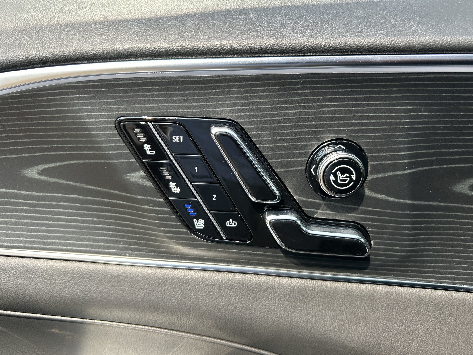 2026 Cadillac LYRIQ-V