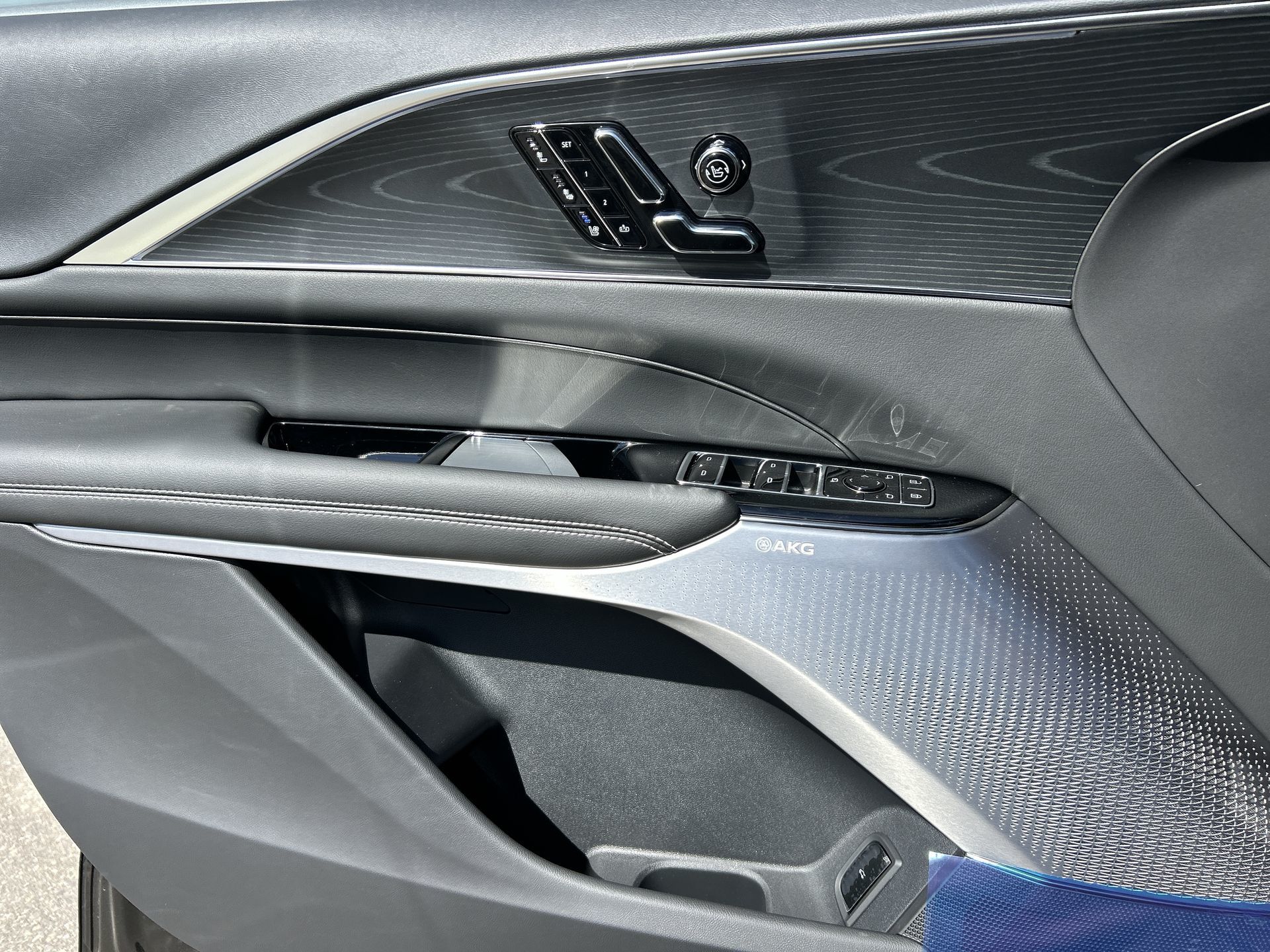 2026 Cadillac LYRIQ-V