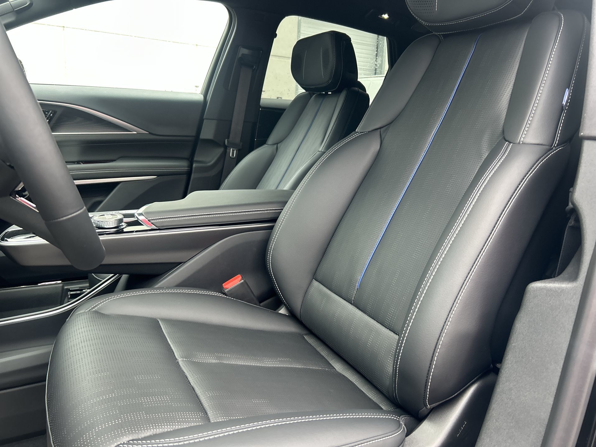 2026 Cadillac LYRIQ-V