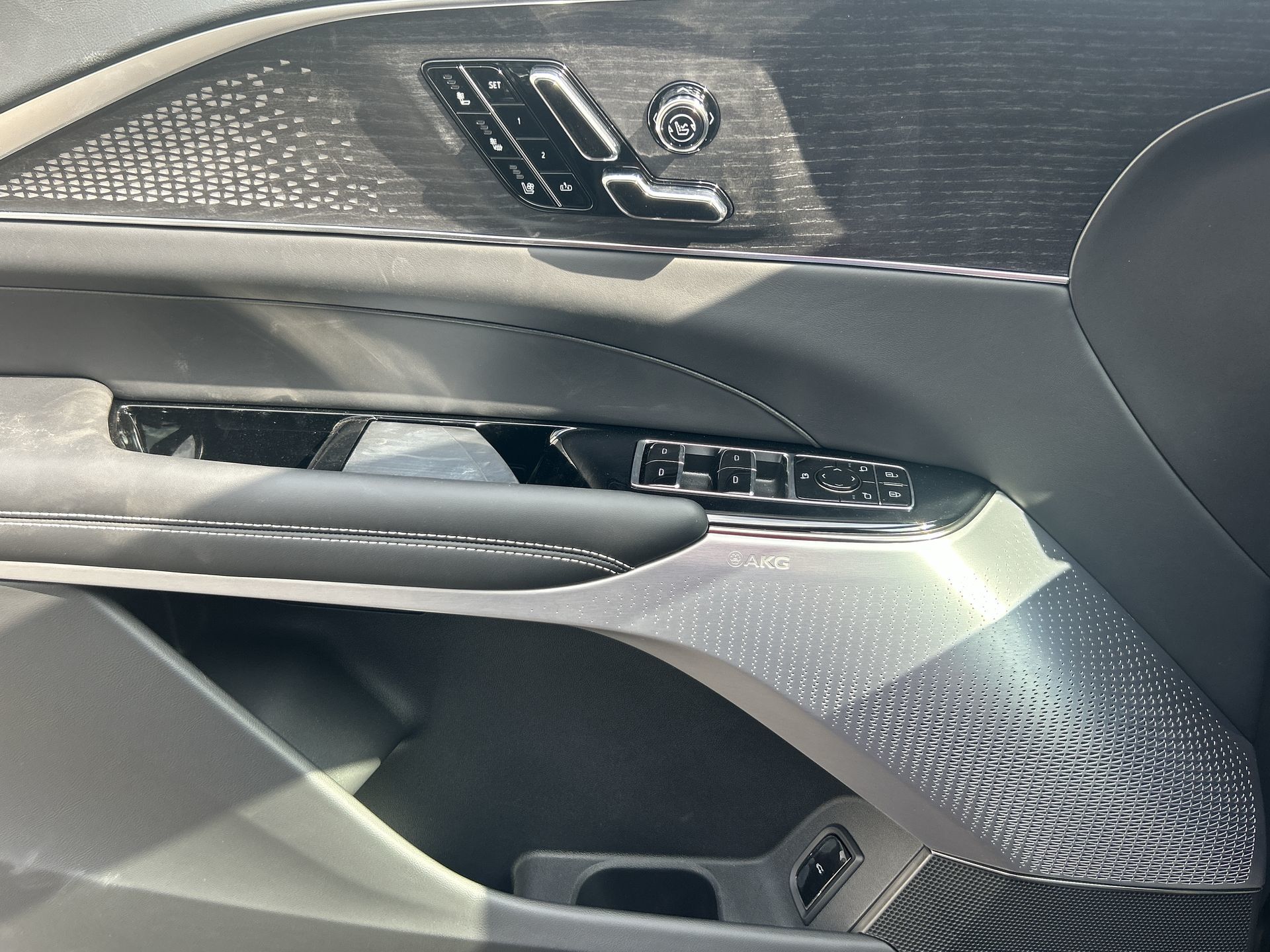 2026 Cadillac LYRIQ-V