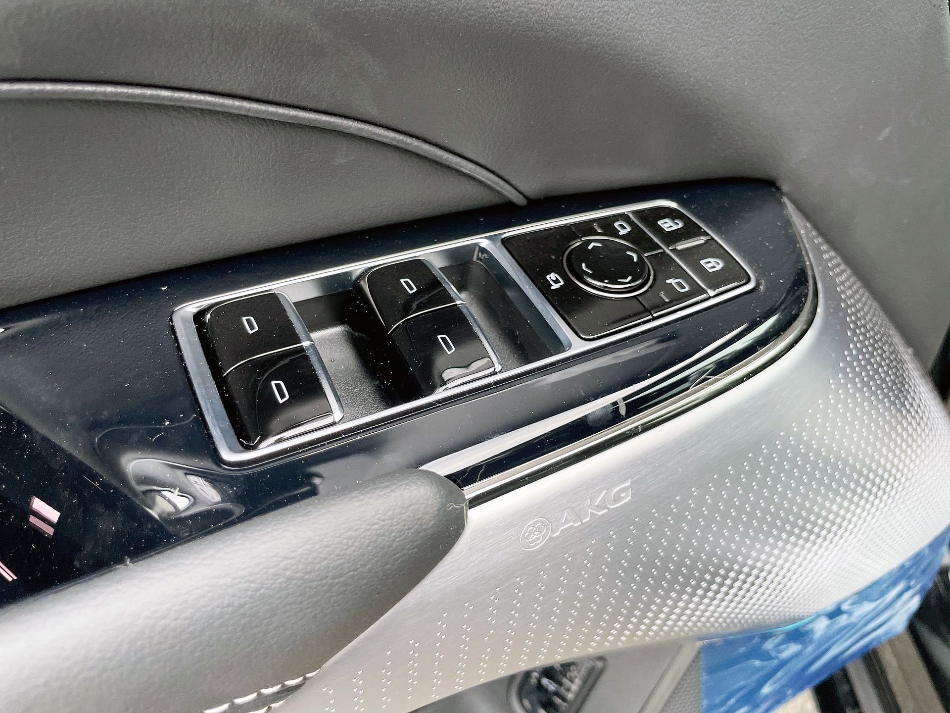 2026 Cadillac LYRIQ-V