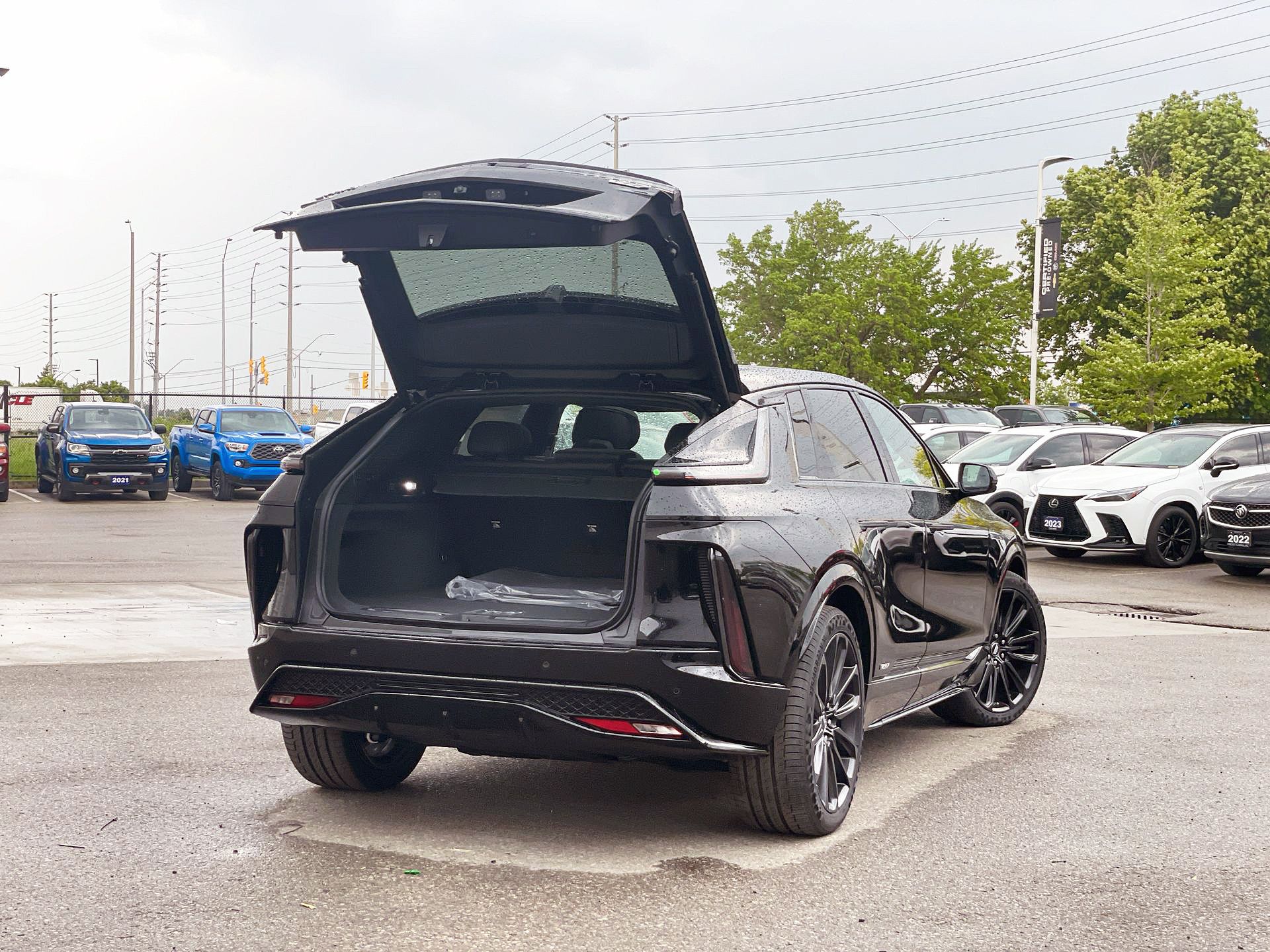 2026 Cadillac LYRIQ-V