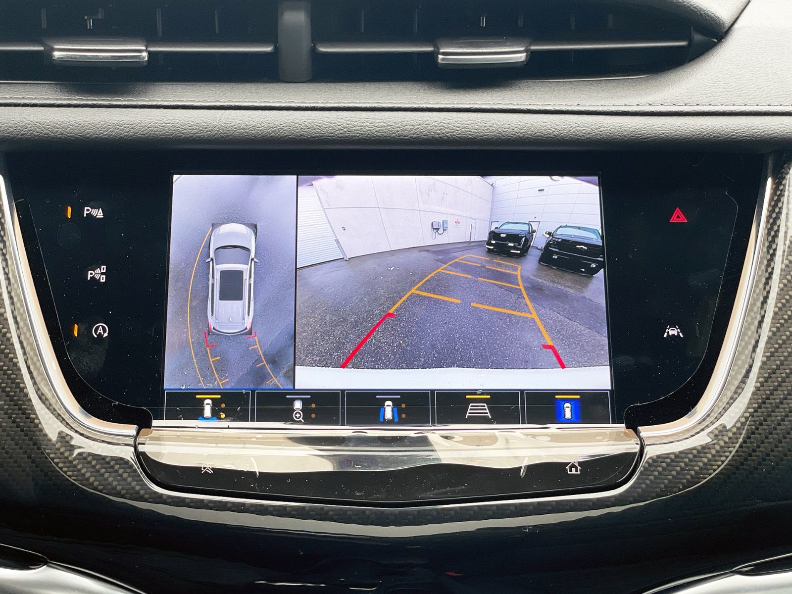 2025 Cadillac XT6 in Brampton, Ontario
