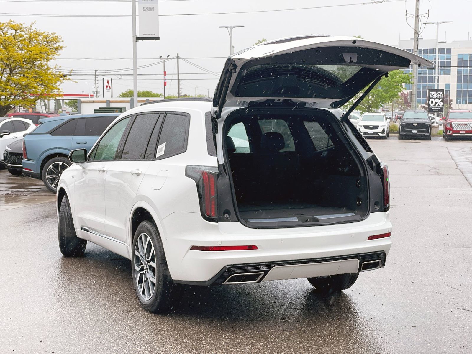 2025 Cadillac XT6 in Brampton, Ontario