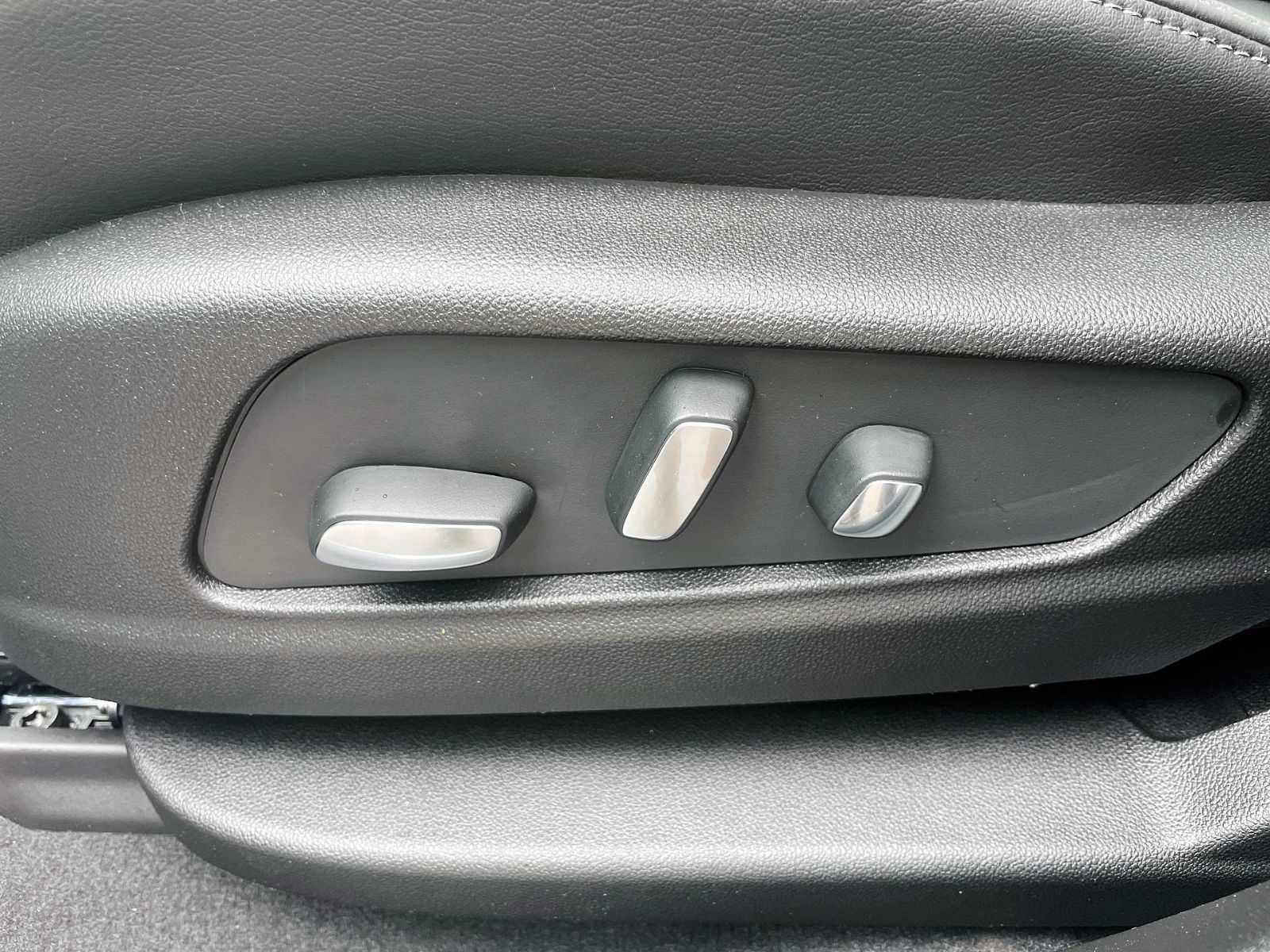 2025 Cadillac XT6 in Brampton, Ontario