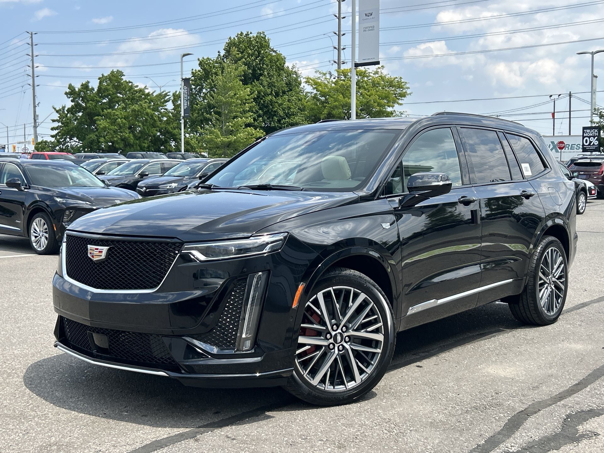 2025 Cadillac XT6 in Brampton, Ontario