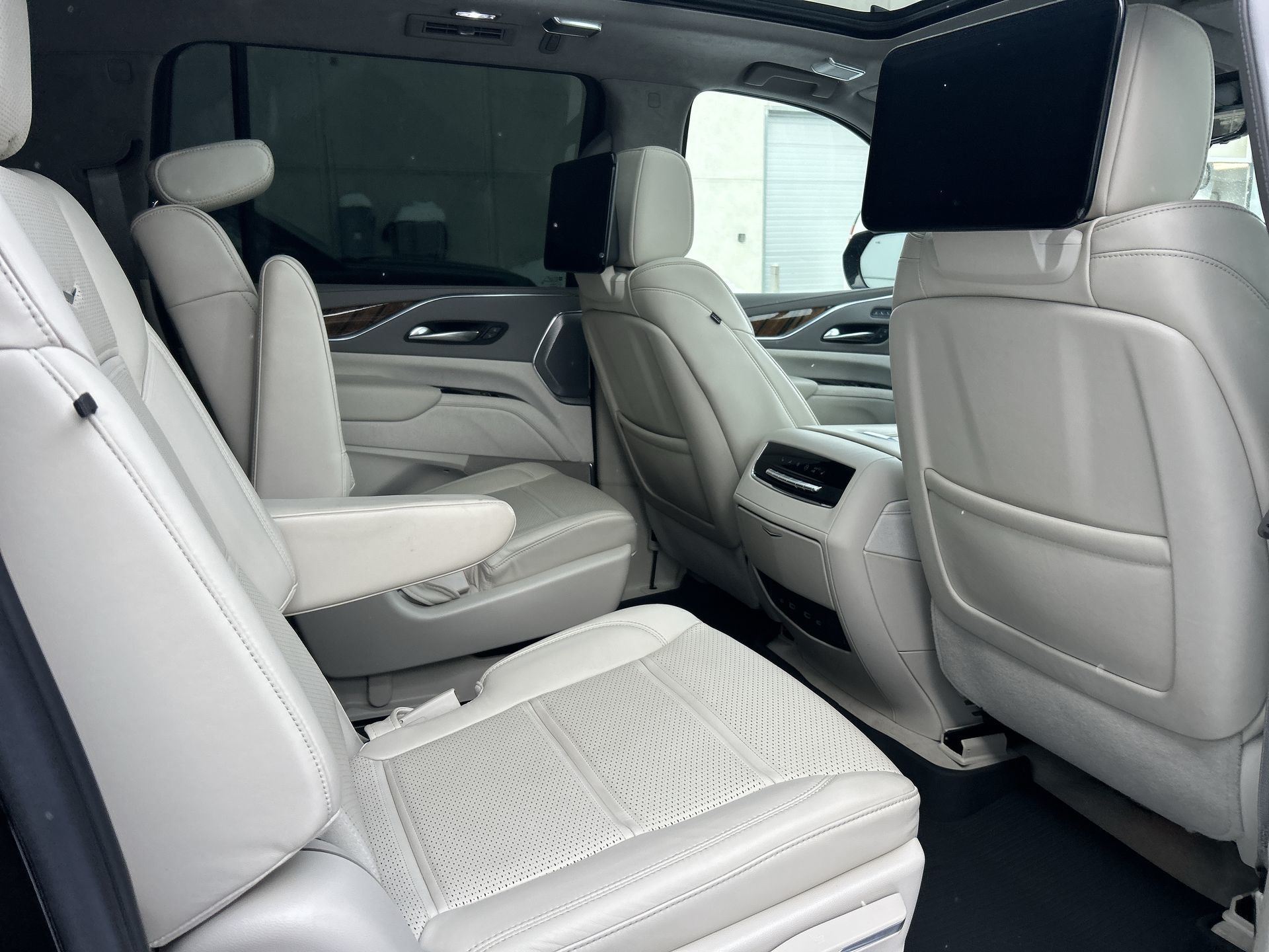 2022 Cadillac Escalade ESV