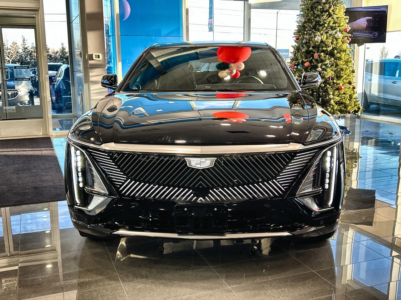 2024 Cadillac LYRIQ ELECTRIC Tech 1 in Brampton 3273 Dilawri