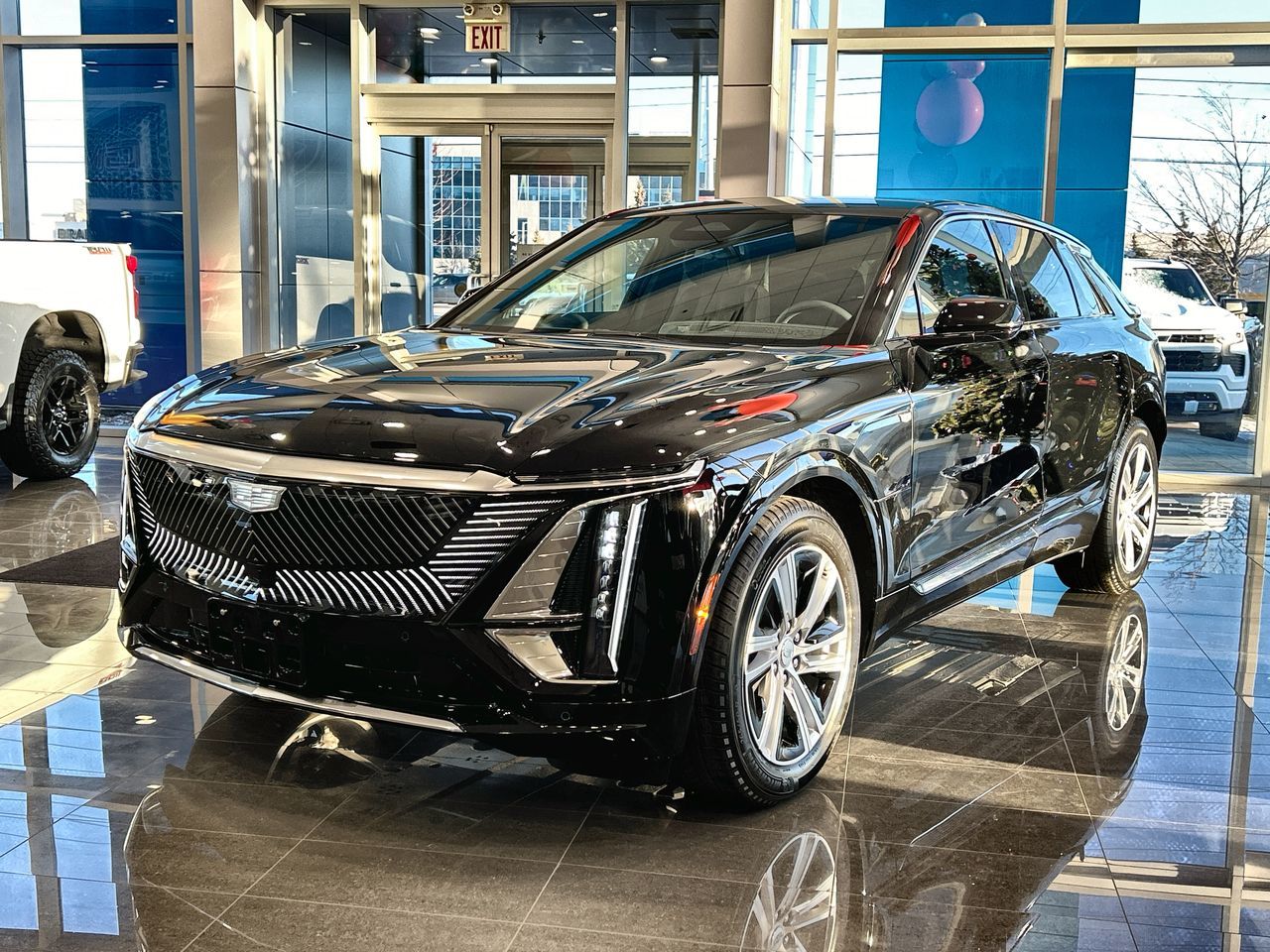 2024 Cadillac LYRIQ ELECTRIC Tech 1 in Brampton 3273 Dilawri