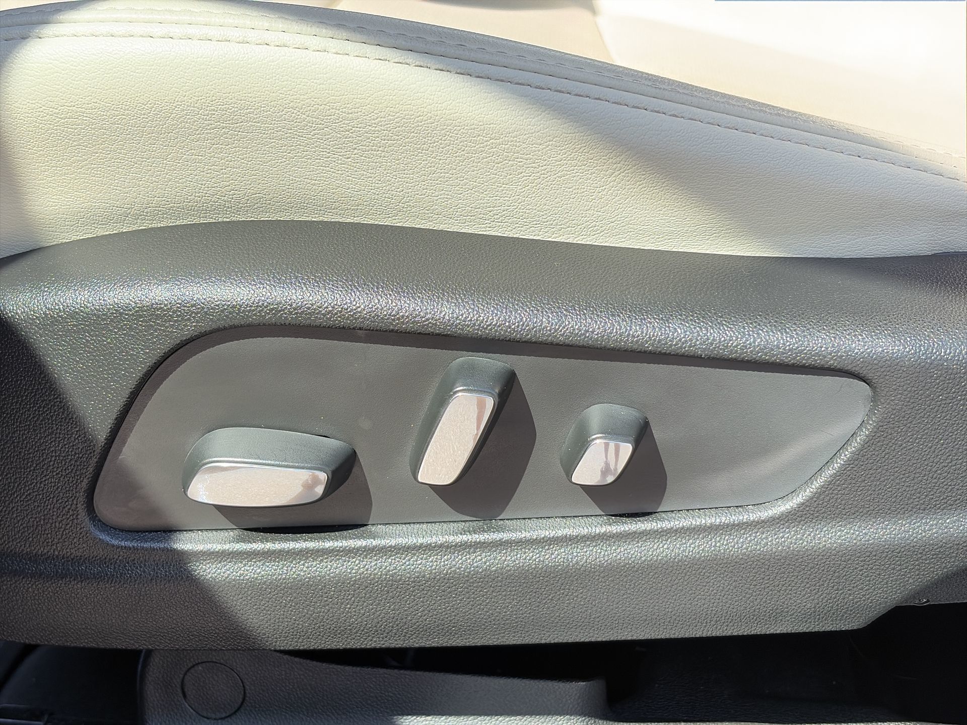 2025 Cadillac XT6