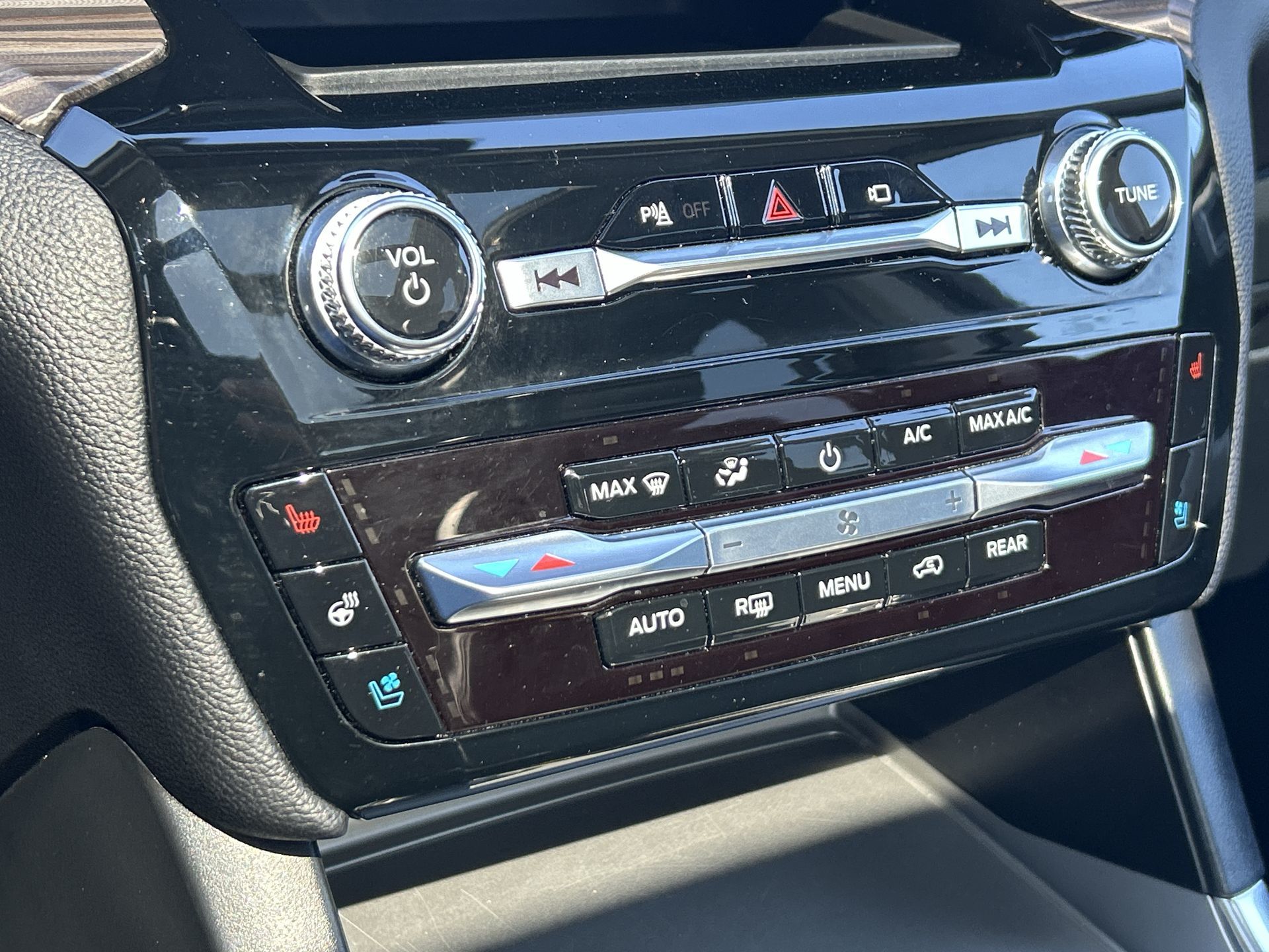 2023 Ford Explorer in Brampton, Ontario