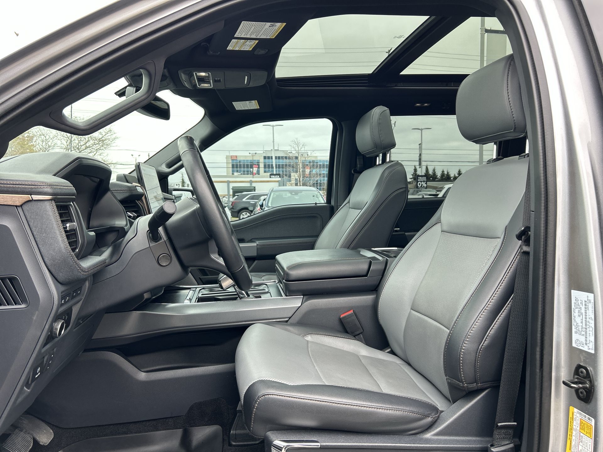 2023 Ford F150 Lightning in Brampton, Ontario