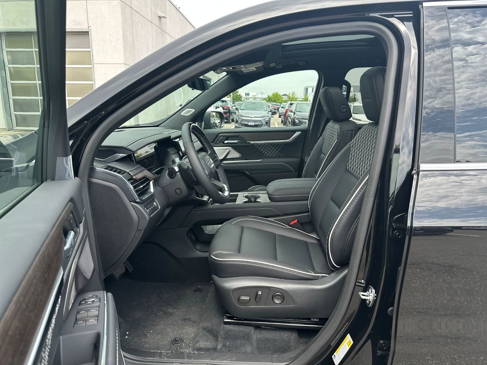 2025 GMC Acadia in Brampton, Ontario