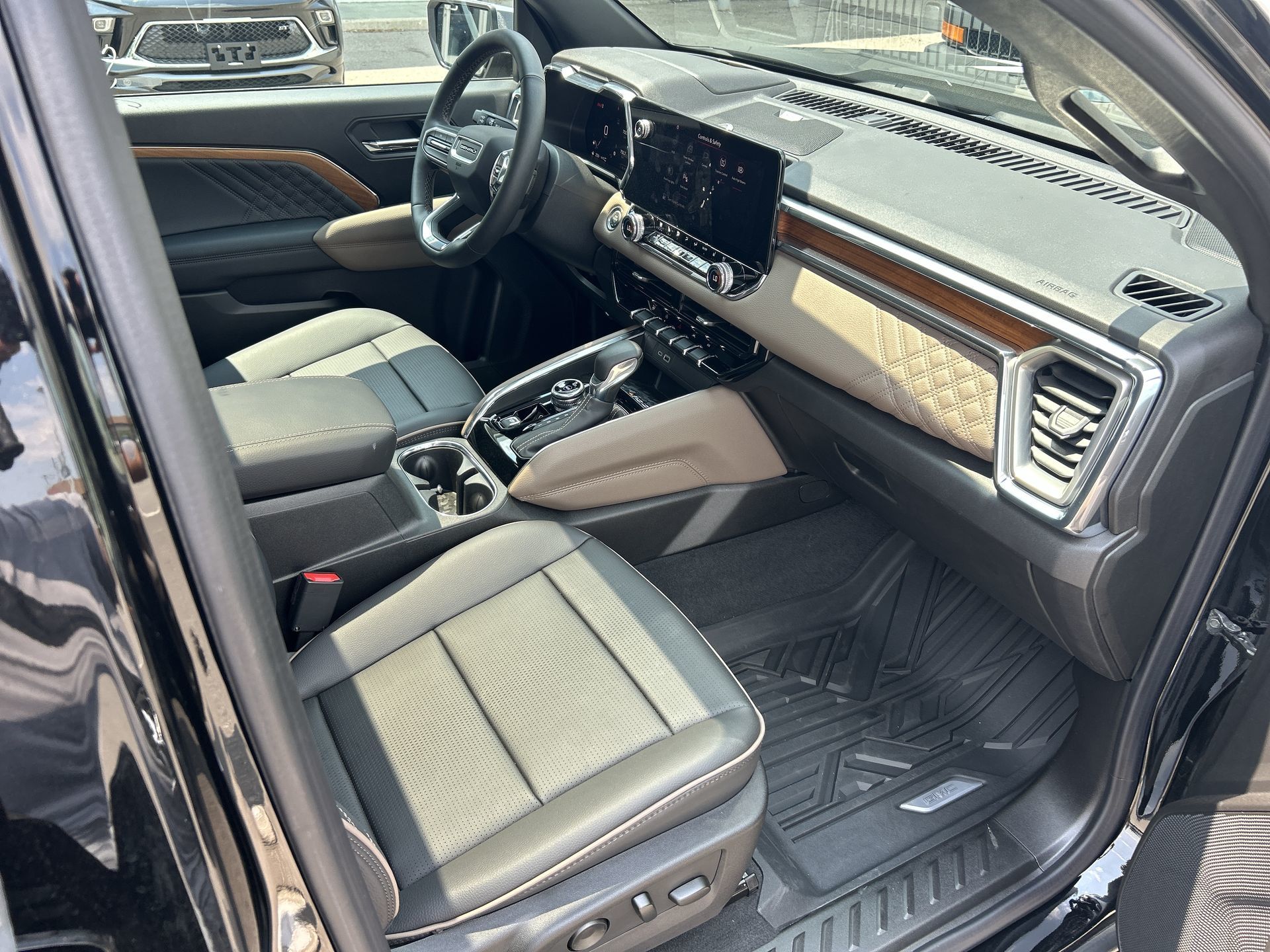 2024 GMC Canyon in Brampton, Ontario