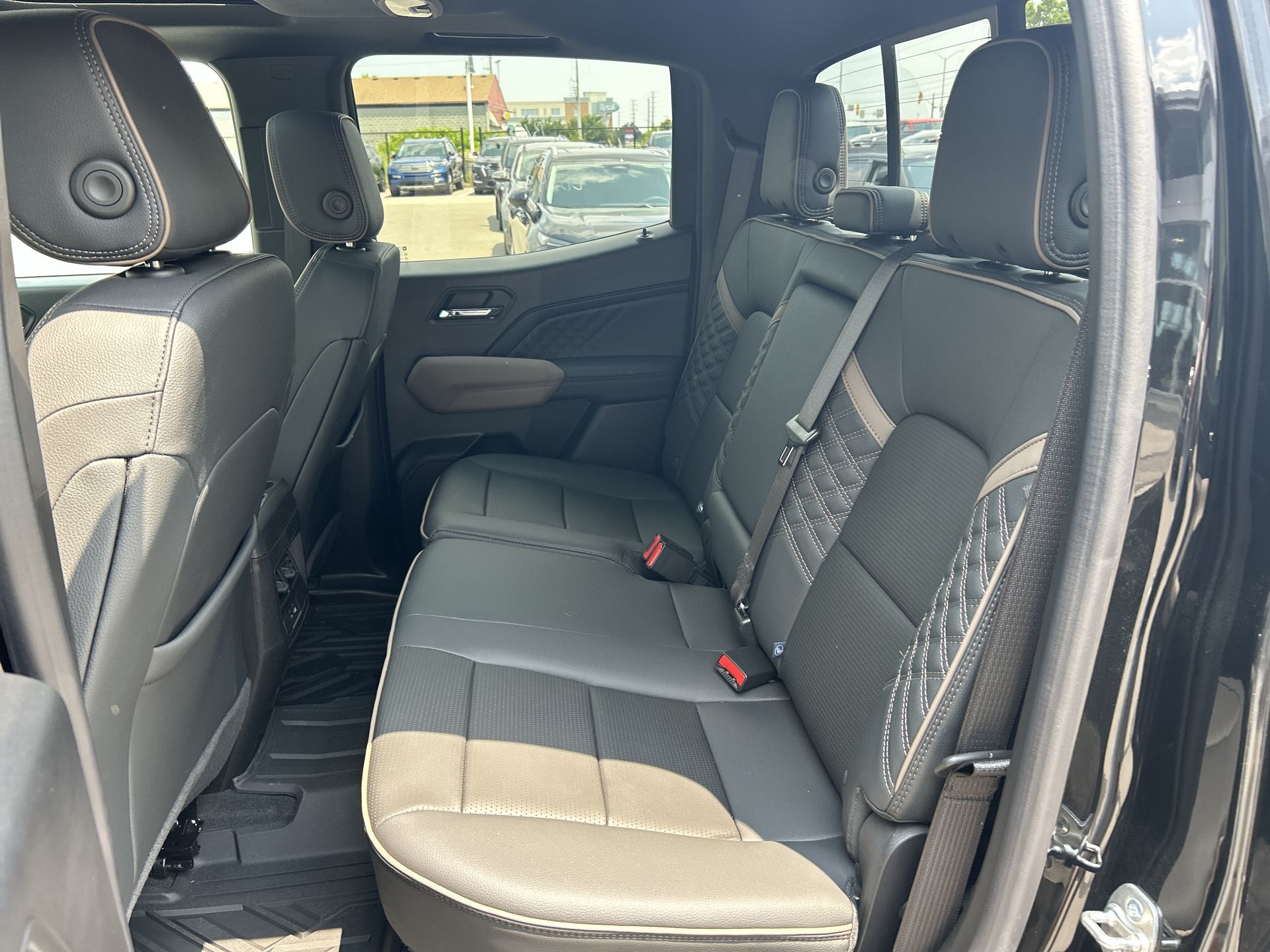 2024 GMC Canyon in Brampton, Ontario