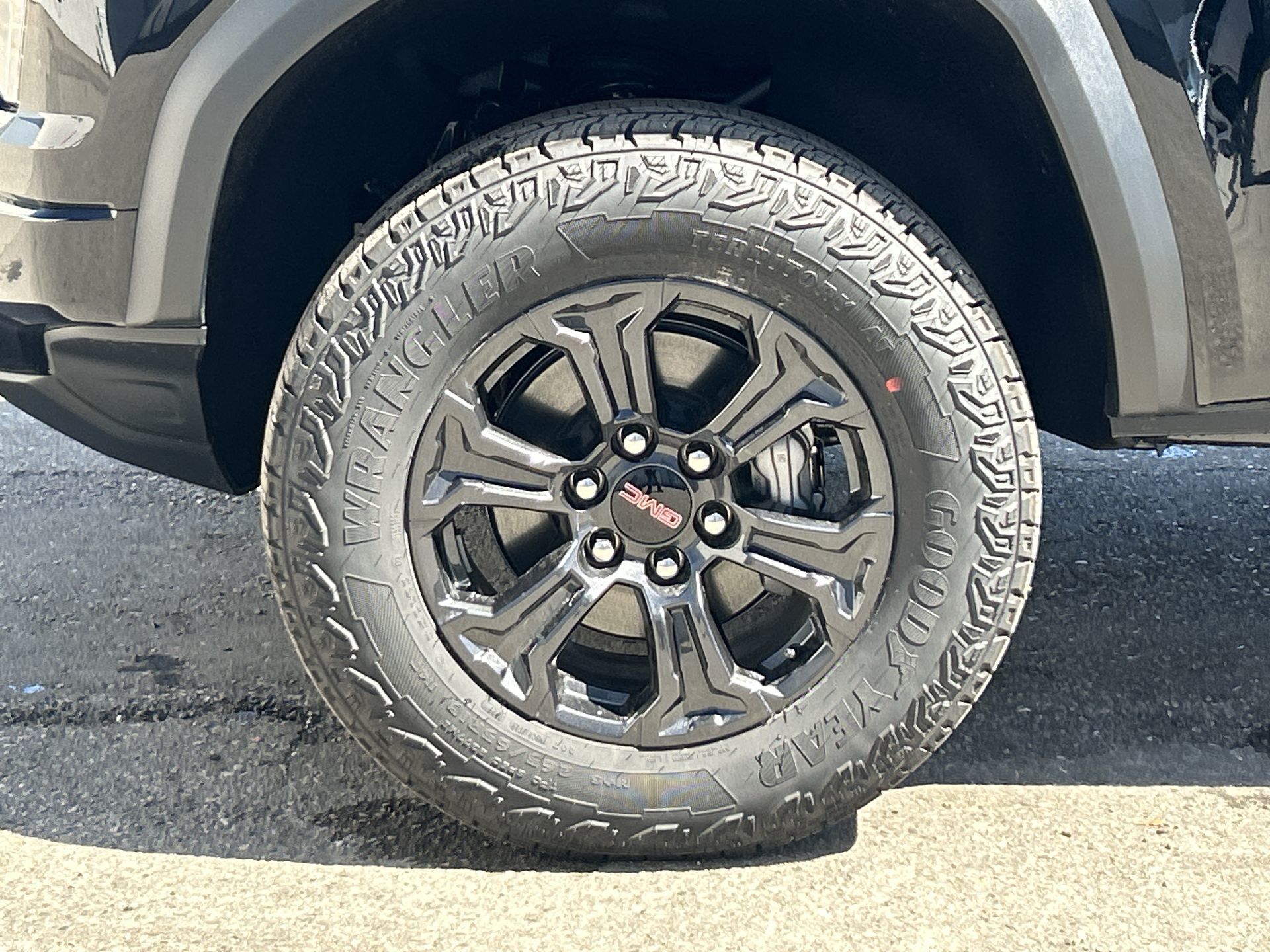 2025 GMC Canyon in Brampton, Ontario