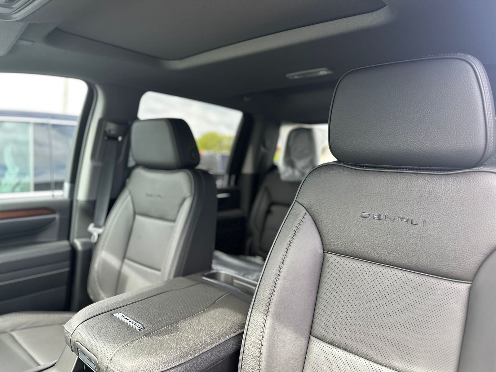 2025 GMC Sierra 2500 HD in Brampton, Ontario