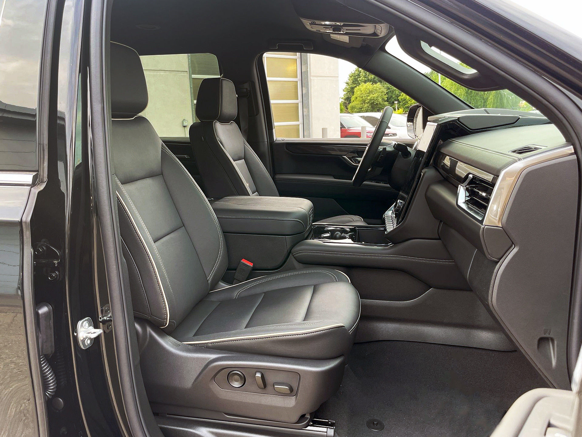 2025 GMC Yukon in Brampton, Ontario