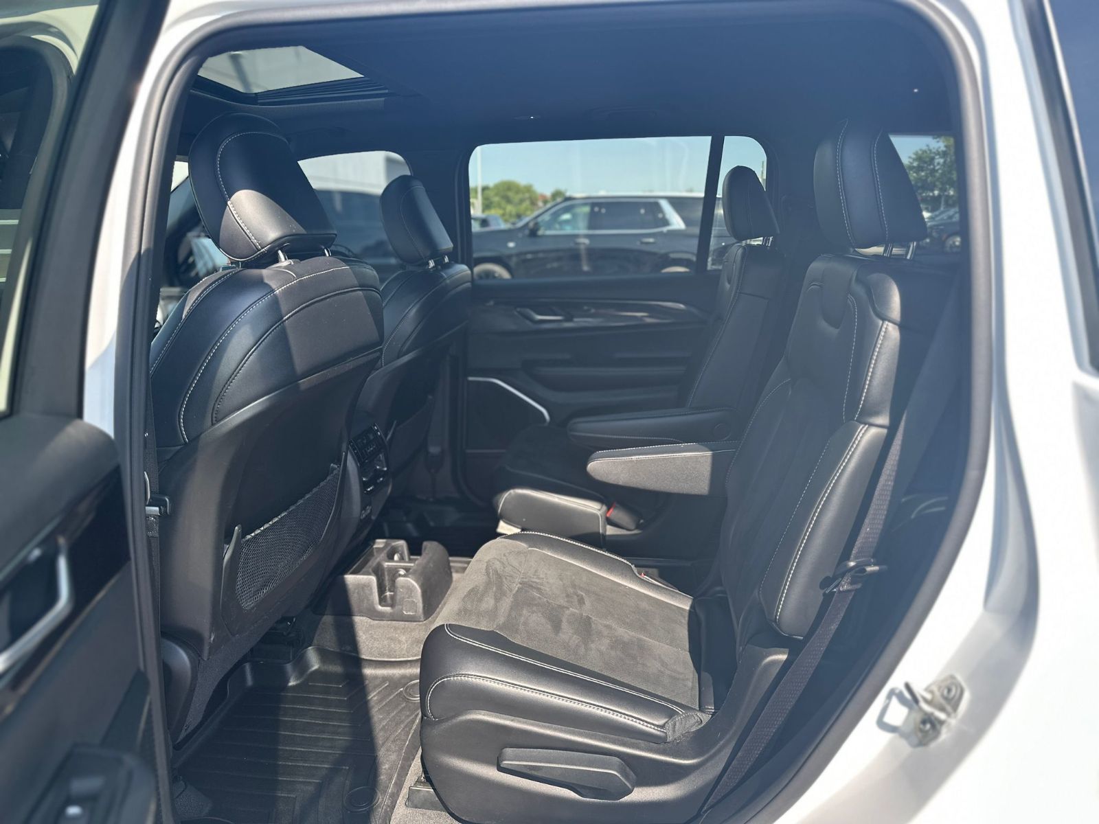2021 Jeep Grand Cherokee in Brampton, Ontario