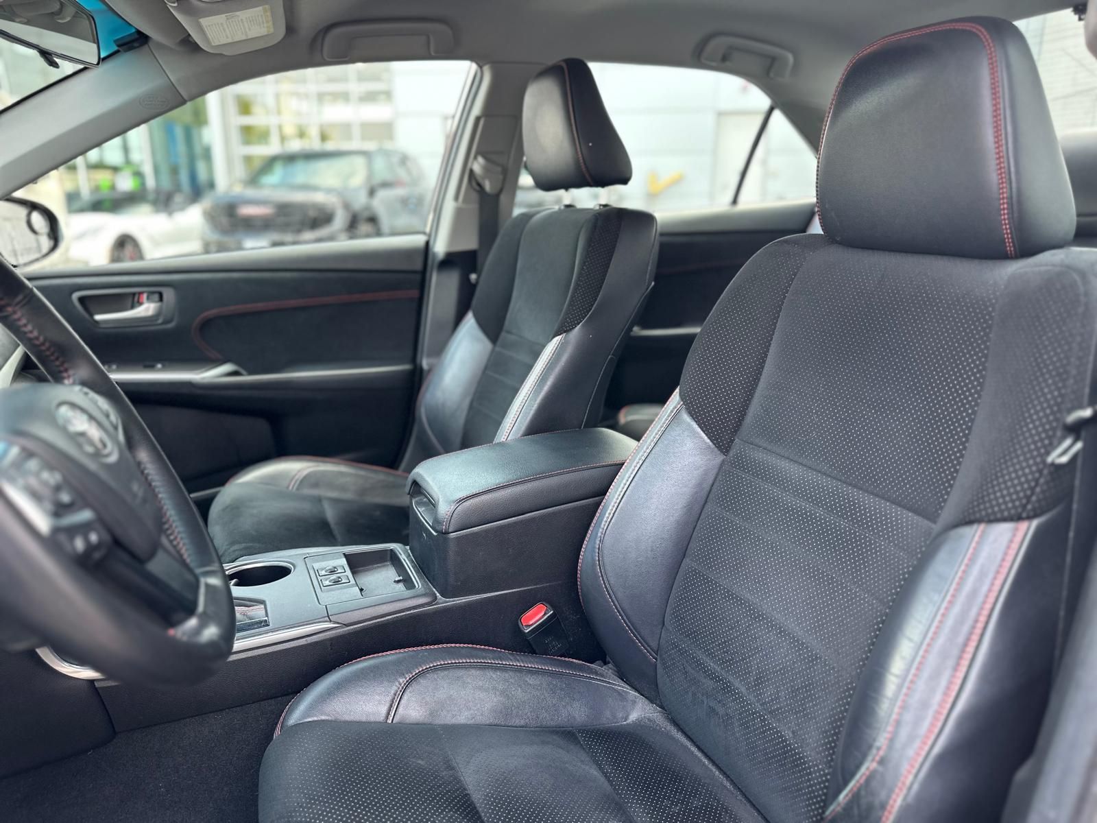 Toyota Camry  2015 à Brampton, Ontario