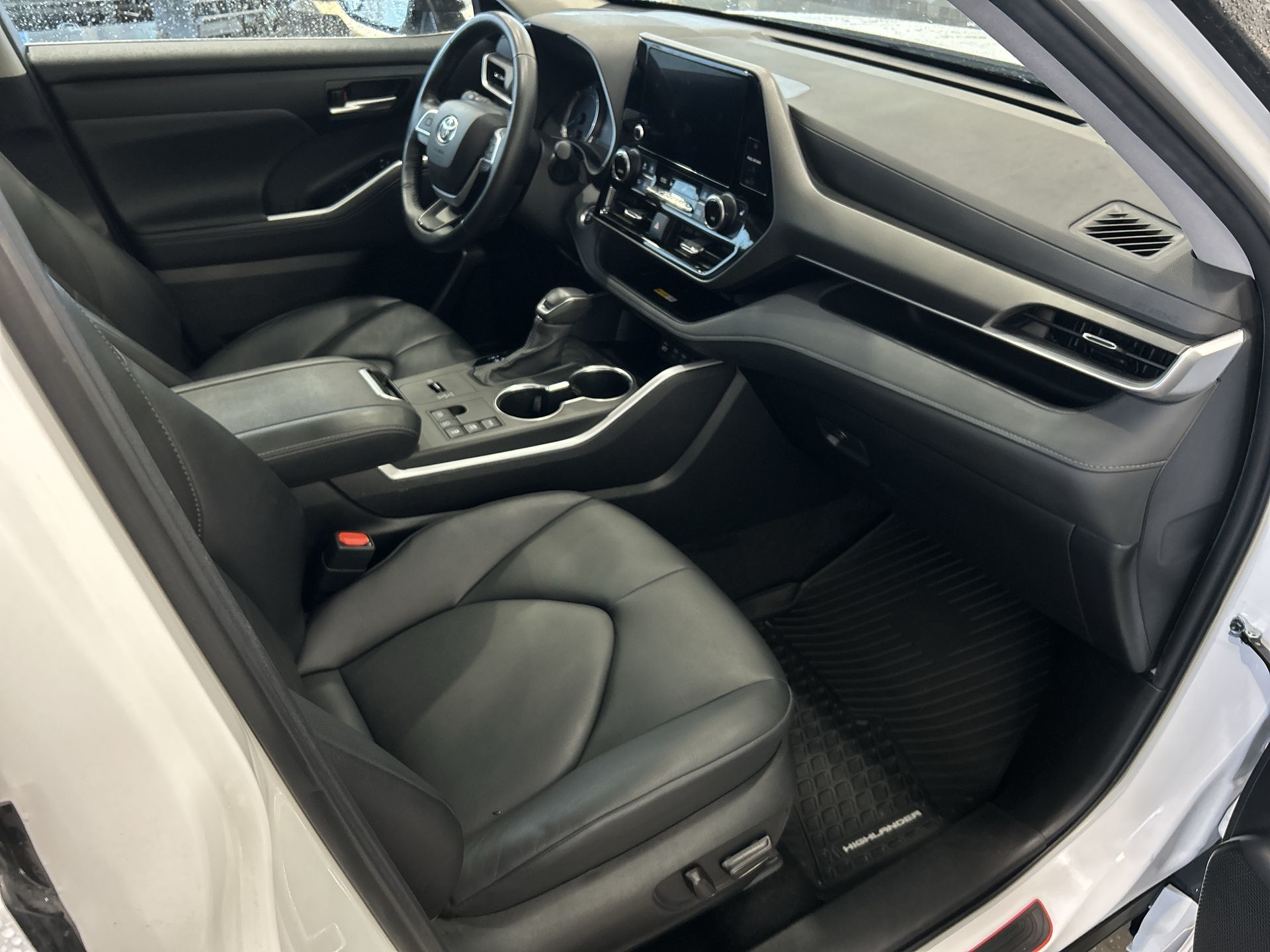 2024 Toyota Highlander in Brampton, Ontario