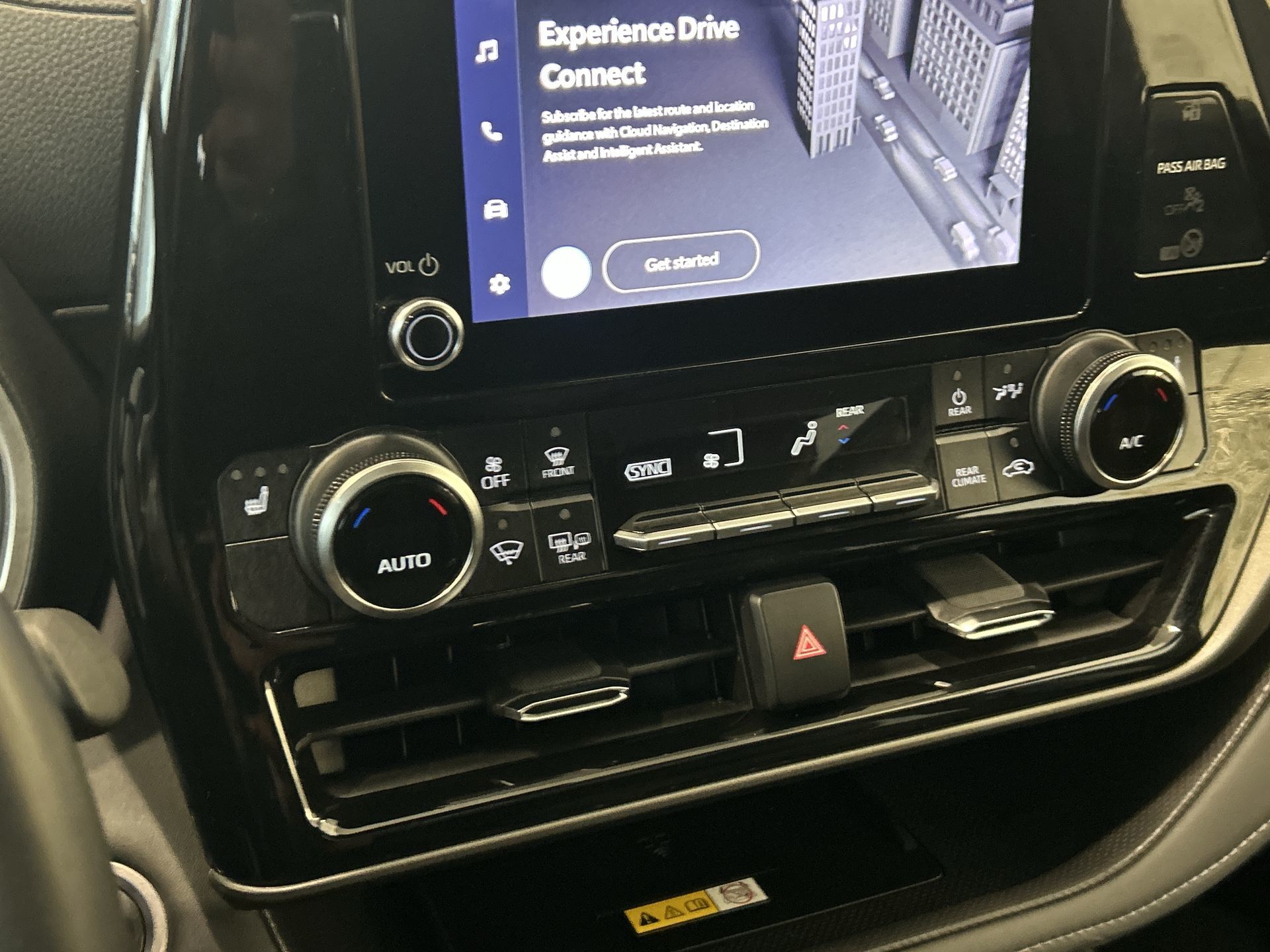 2024 Toyota Highlander in Brampton, Ontario