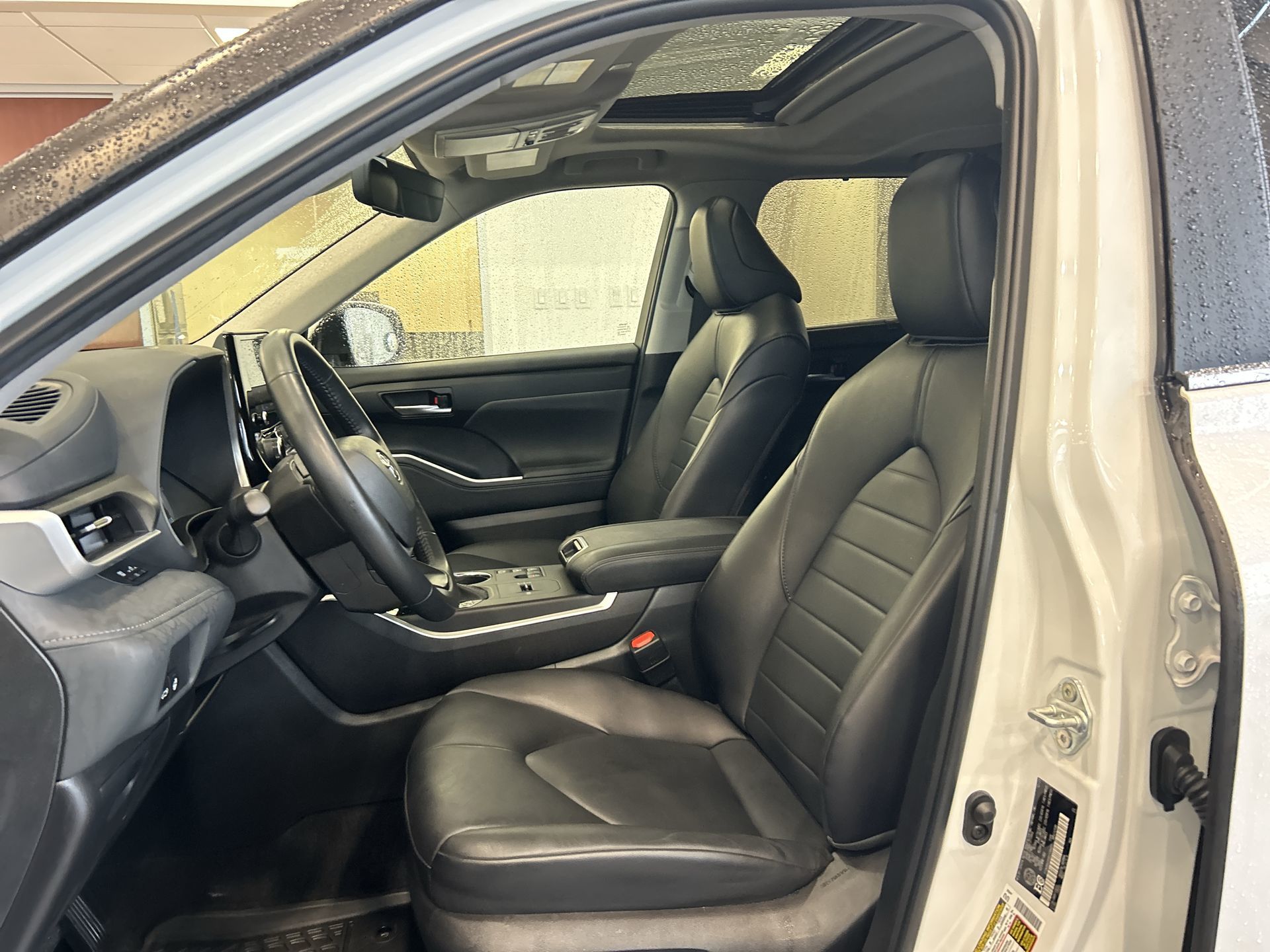 2024 Toyota Highlander in Brampton, Ontario