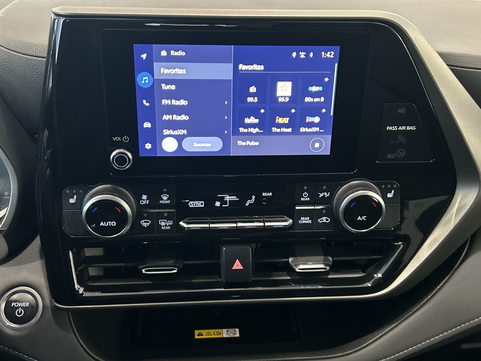 2024 Toyota Highlander in Brampton, Ontario