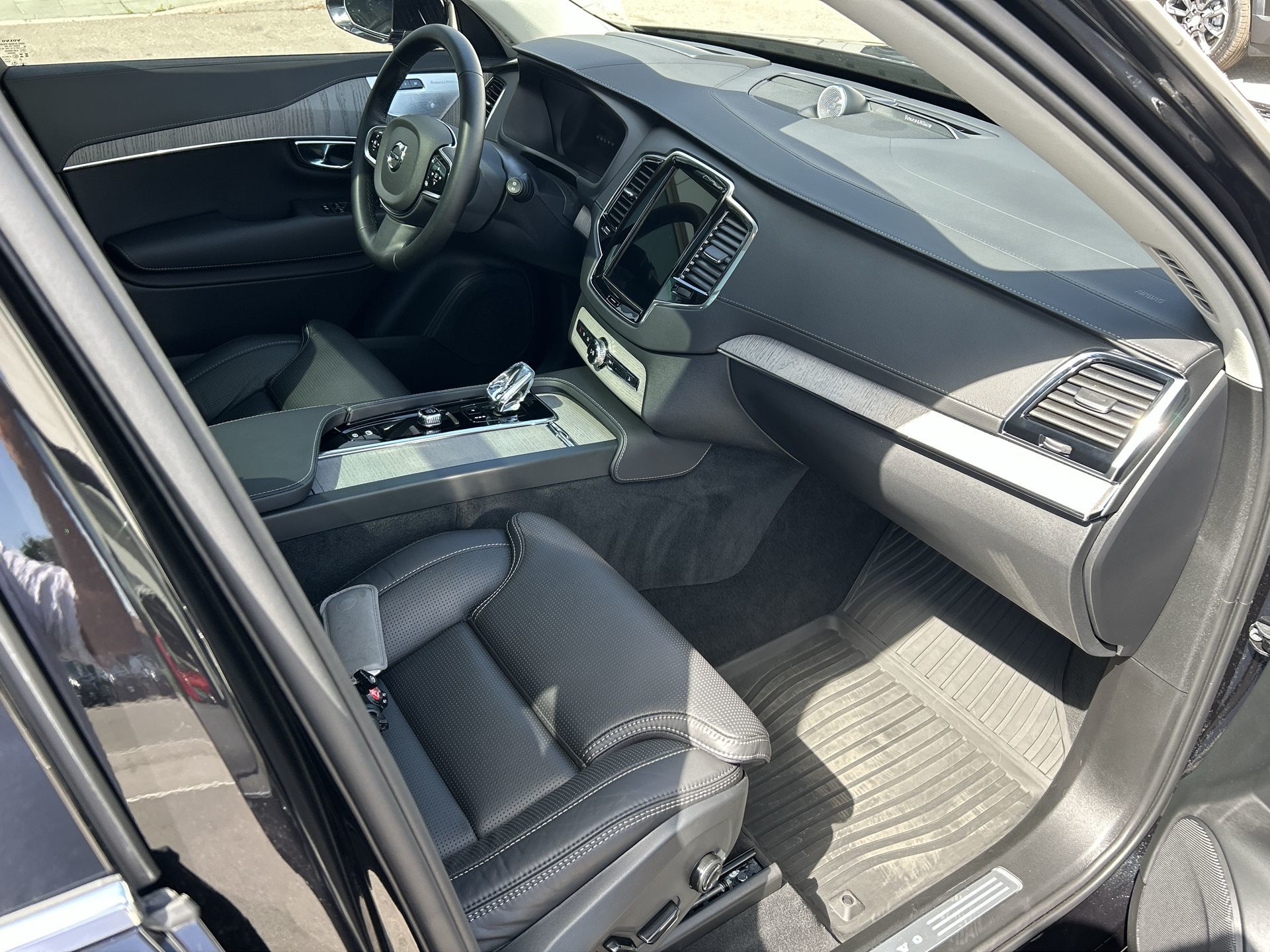 2025 Volvo XC90 in Brampton, Ontario