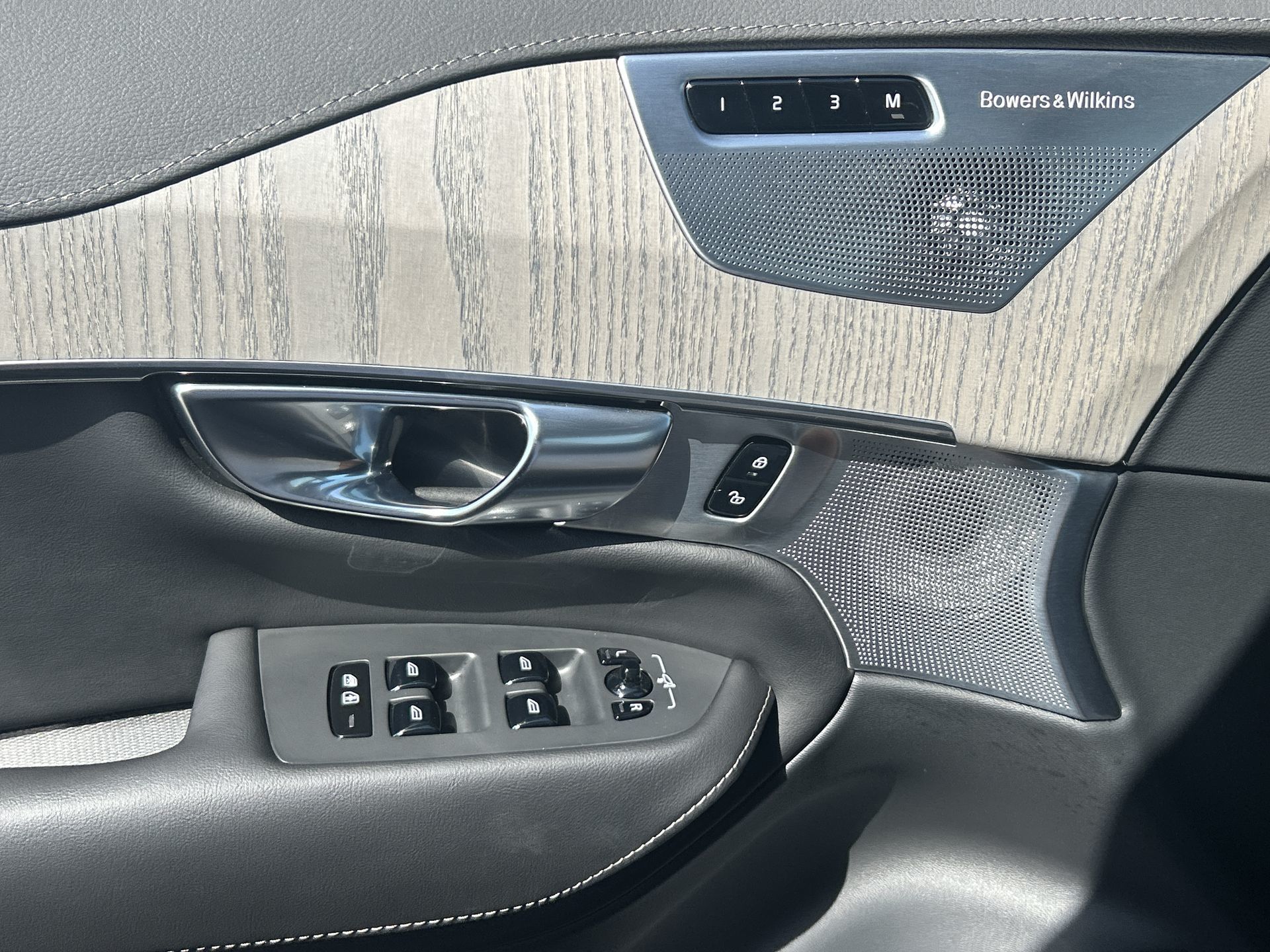 2025 Volvo XC90 in Brampton, Ontario