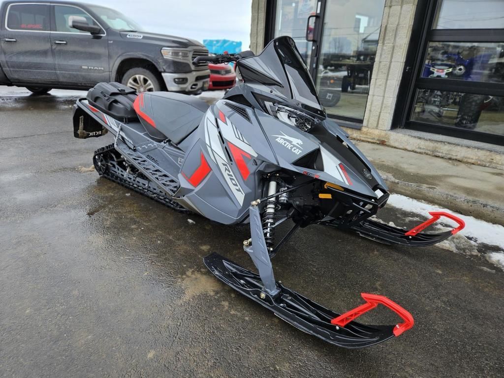 2022 Arctic Cat RIOT