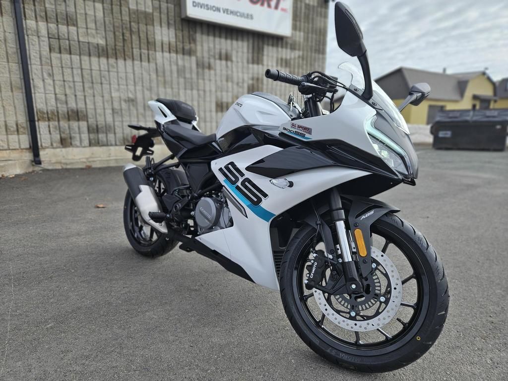 CFMOTO 300 SS  2024